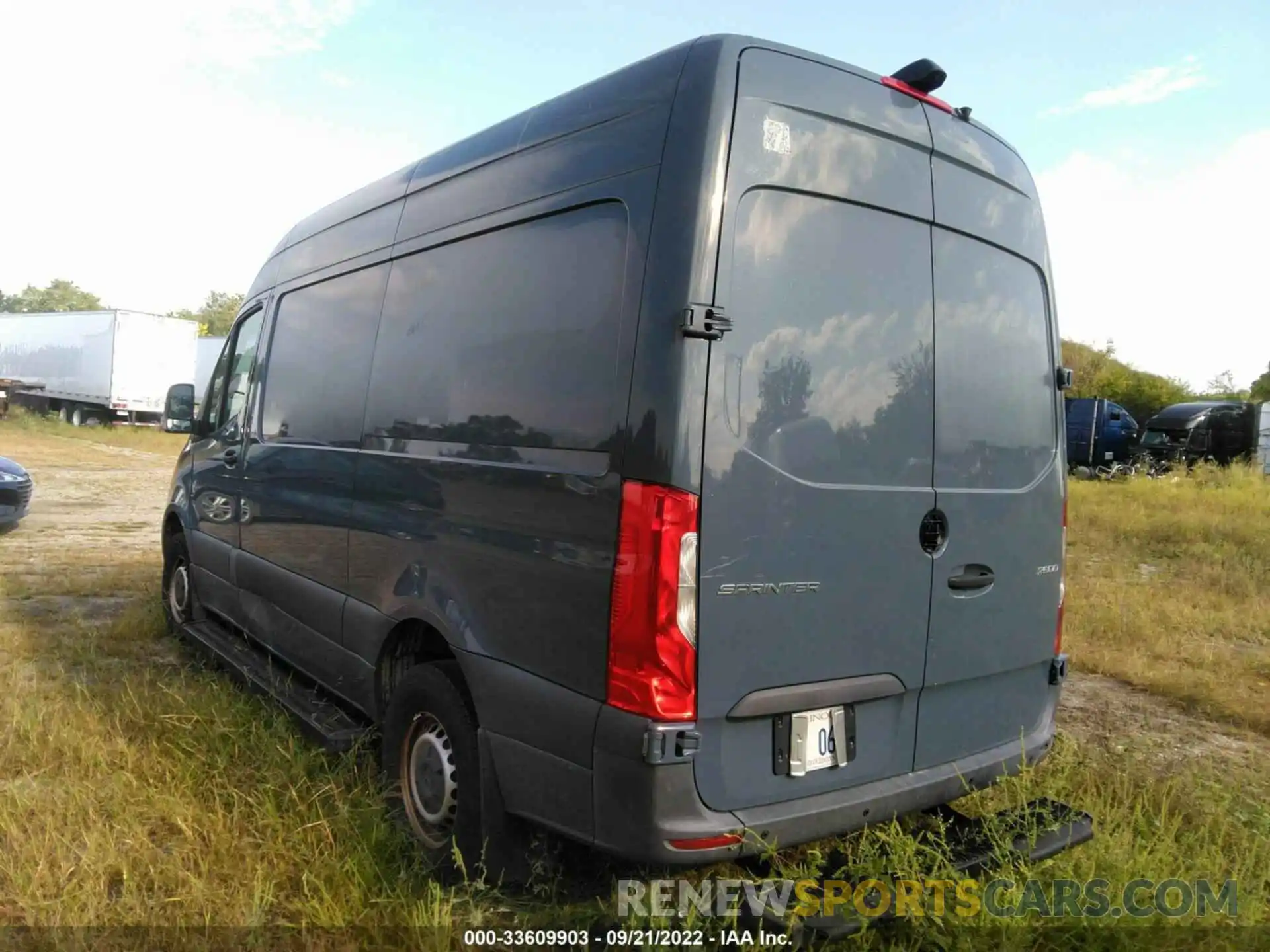 3 Фотография поврежденного автомобиля WD4PF0CD0KP097759 MERCEDES-BENZ SPRINTER VAN 2019