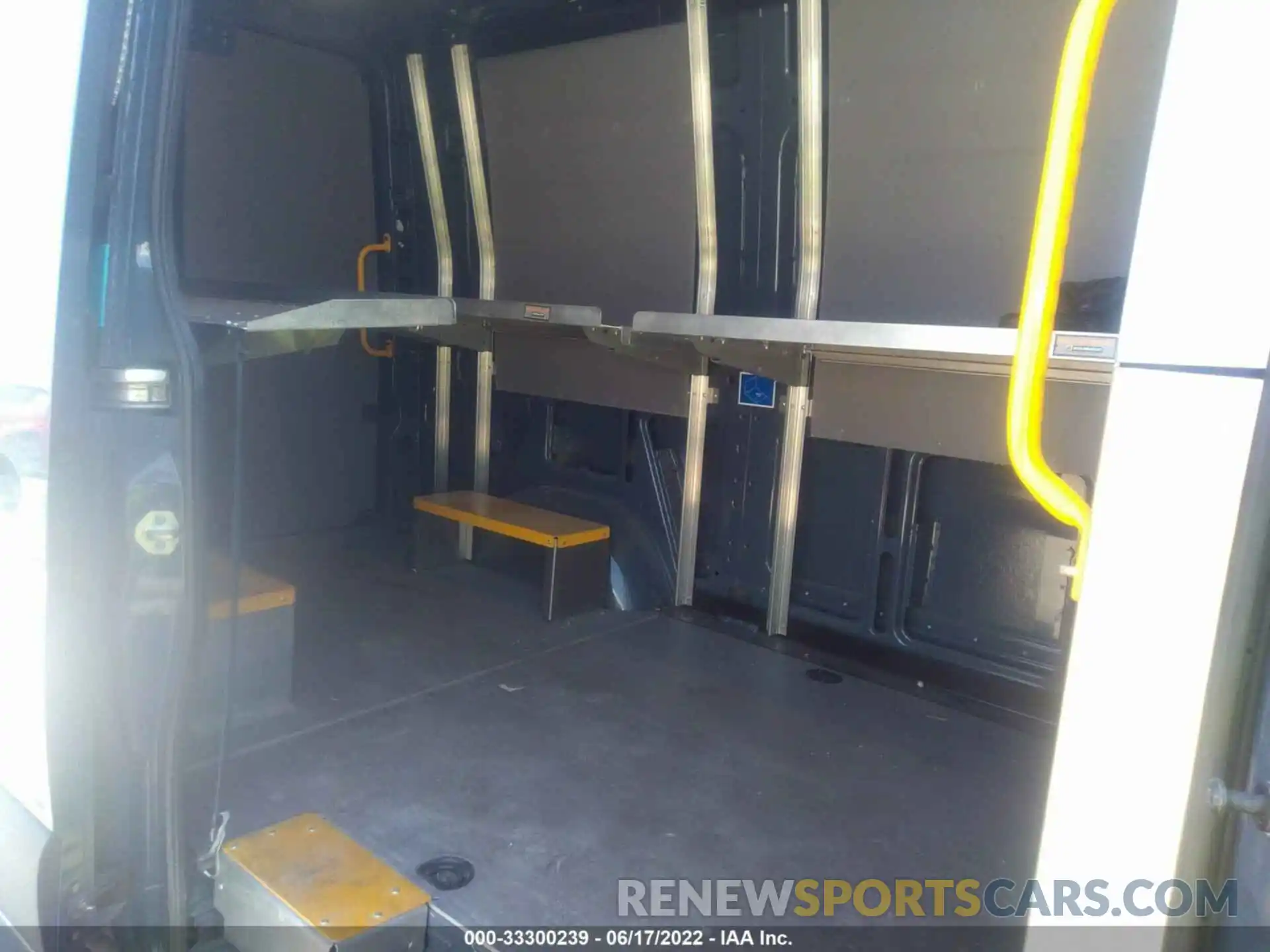 8 Photograph of a damaged car WD4PF0CD1KP048389 MERCEDES-BENZ SPRINTER VAN 2019