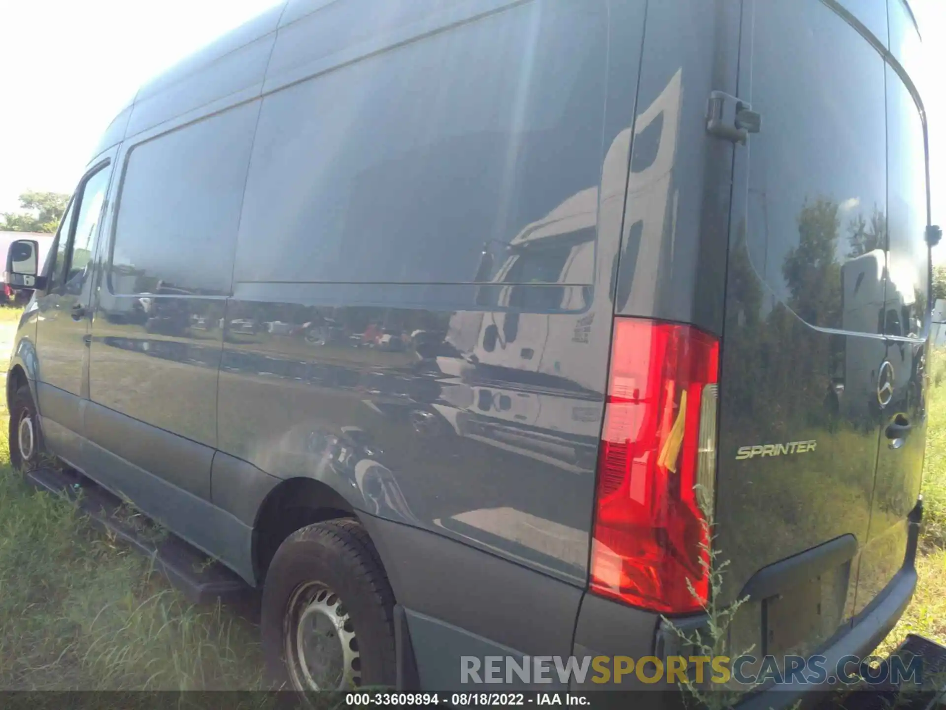 3 Photograph of a damaged car WD4PF0CD2KP042519 MERCEDES-BENZ SPRINTER VAN 2019