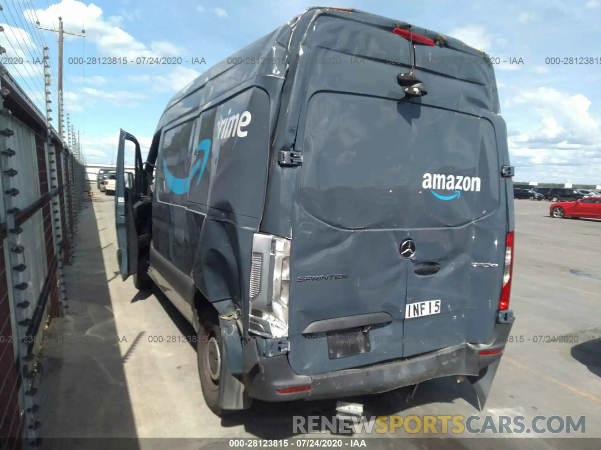 3 Фотография поврежденного автомобиля WD4PF0CD2KP102623 MERCEDES-BENZ SPRINTER VAN 2019