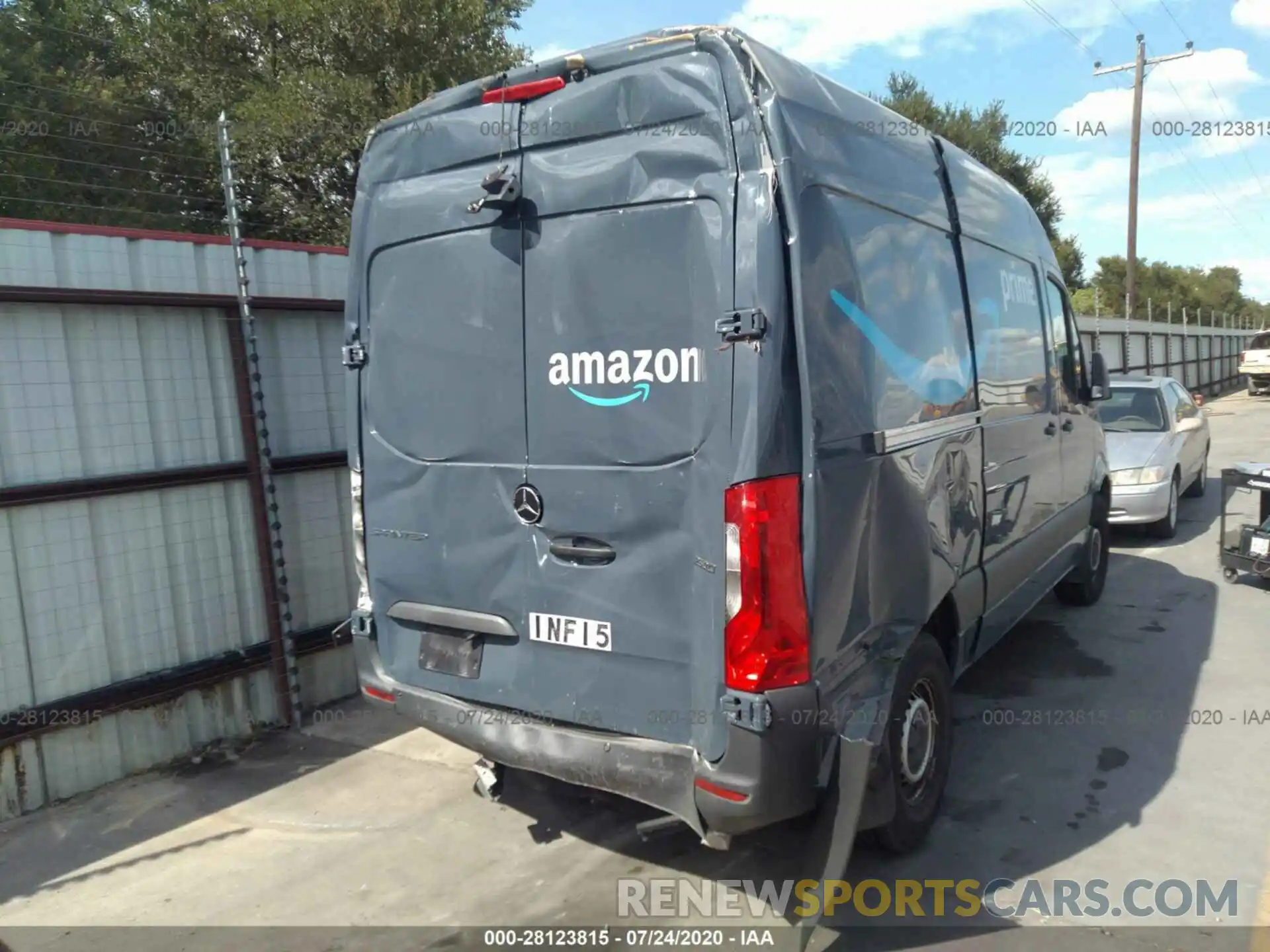 4 Photograph of a damaged car WD4PF0CD2KP102623 MERCEDES-BENZ SPRINTER VAN 2019