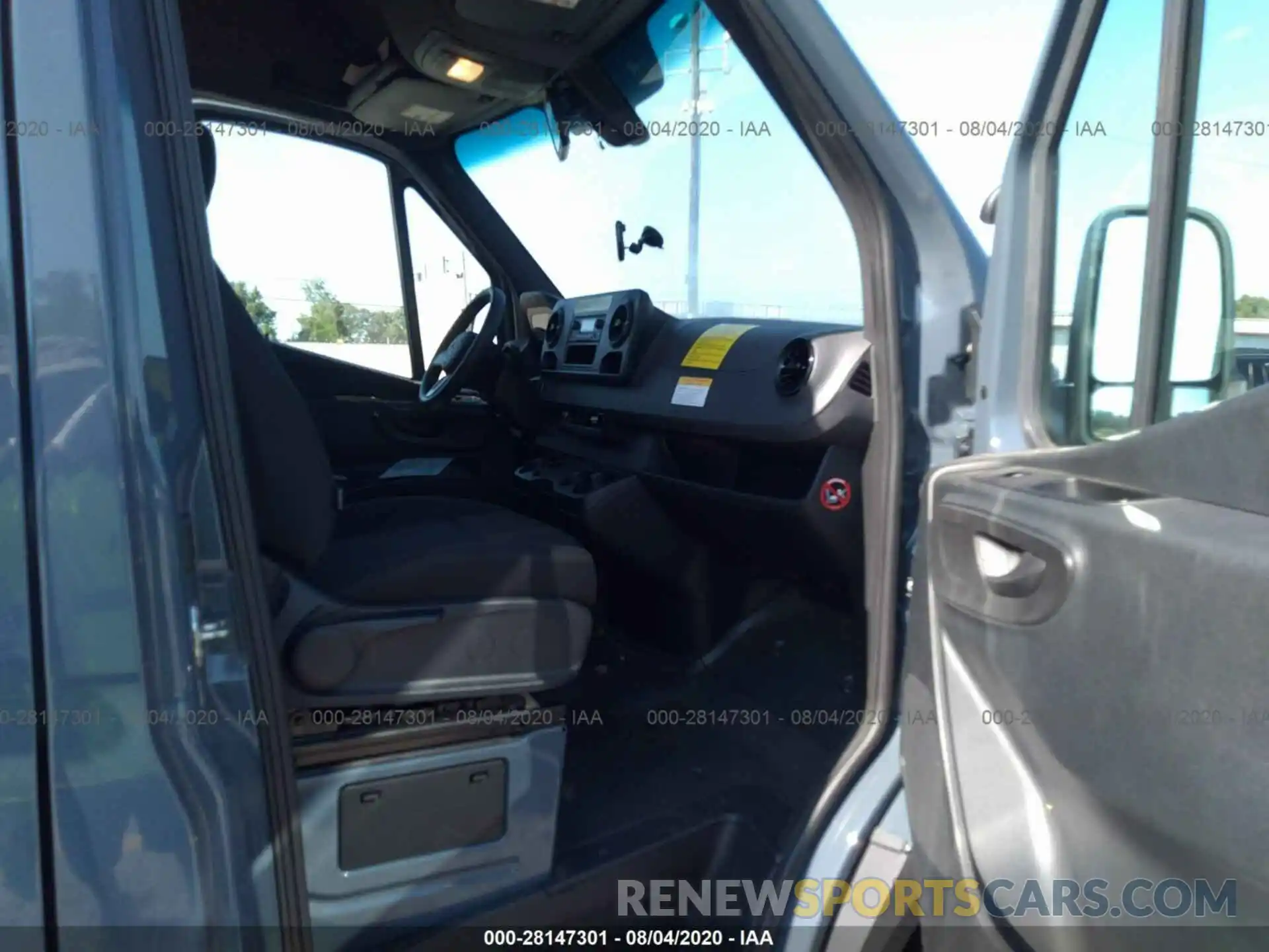 5 Photograph of a damaged car WD4PF0CD3KP047941 MERCEDES-BENZ SPRINTER VAN 2019