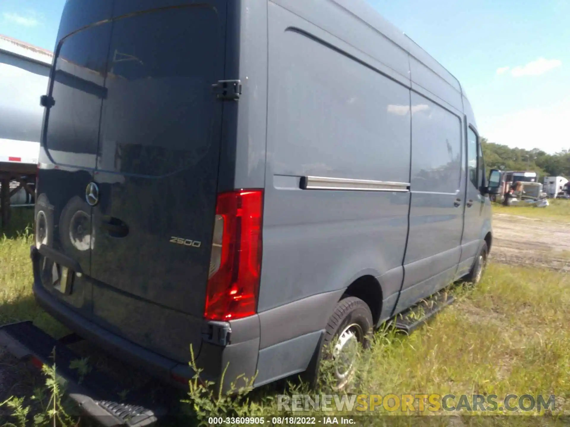 4 Photograph of a damaged car WD4PF0CD3KP103943 MERCEDES-BENZ SPRINTER VAN 2019