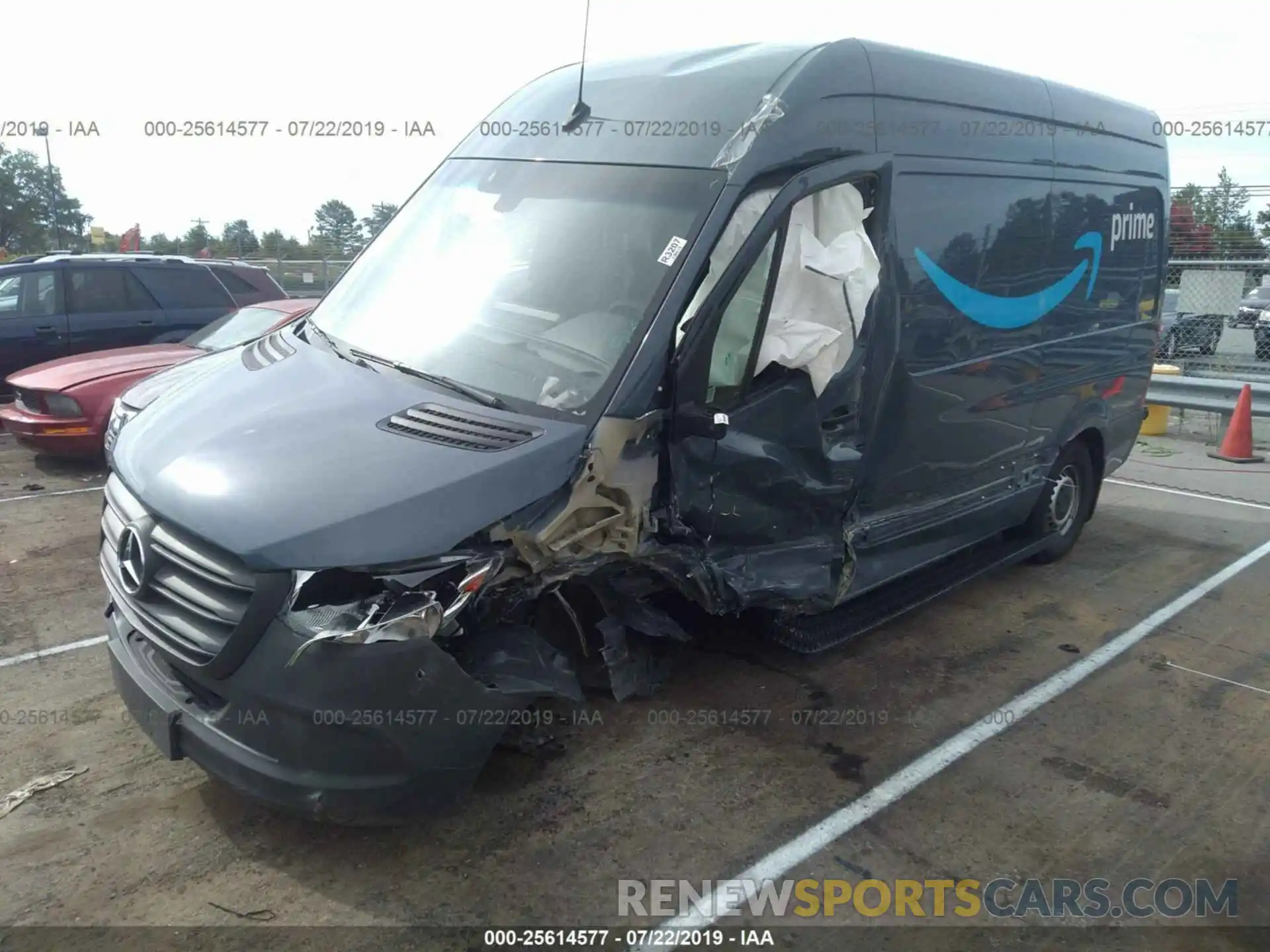 2 Фотография поврежденного автомобиля WD4PF0CD4KP048421 MERCEDES-BENZ SPRINTER VAN 2019