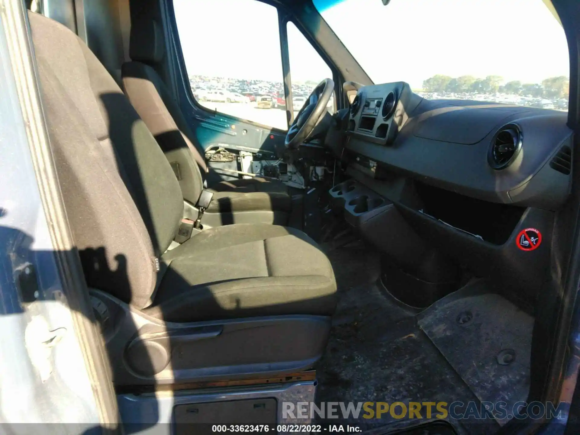 5 Photograph of a damaged car WD4PF0CD4KP092841 MERCEDES-BENZ SPRINTER VAN 2019