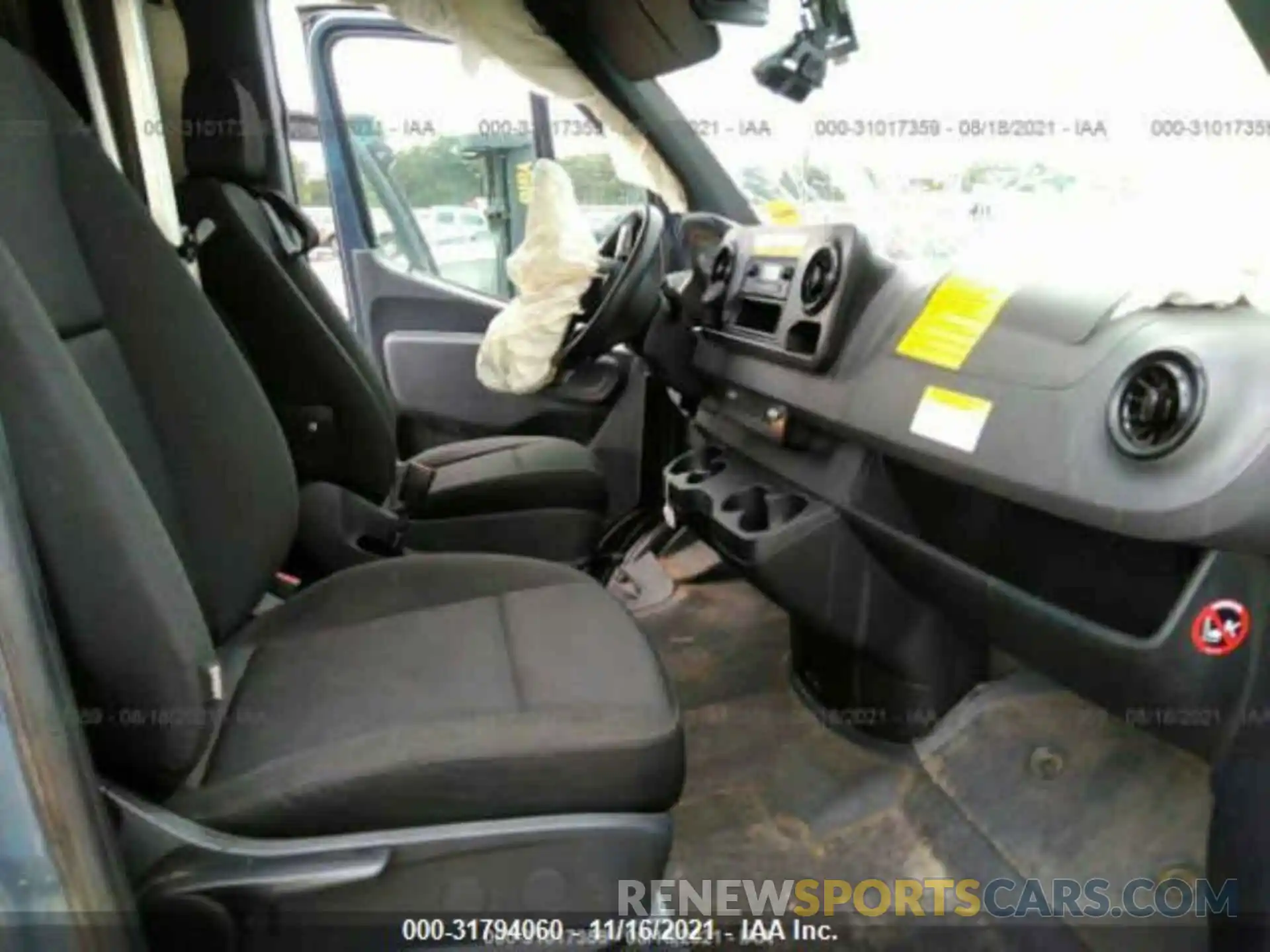 5 Photograph of a damaged car WD4PF0CD5KP094565 MERCEDES-BENZ SPRINTER VAN 2019