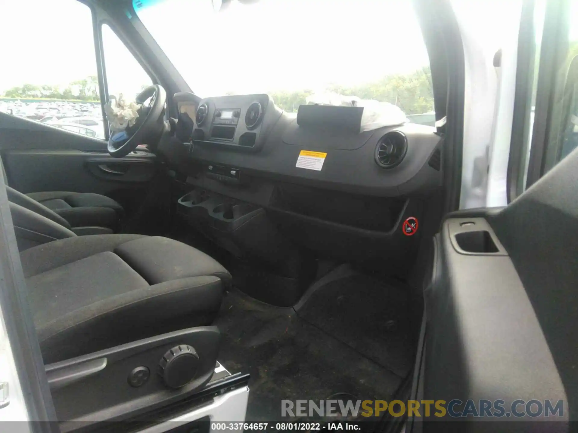 5 Photograph of a damaged car WD4PF0CD5KP158345 MERCEDES-BENZ SPRINTER VAN 2019