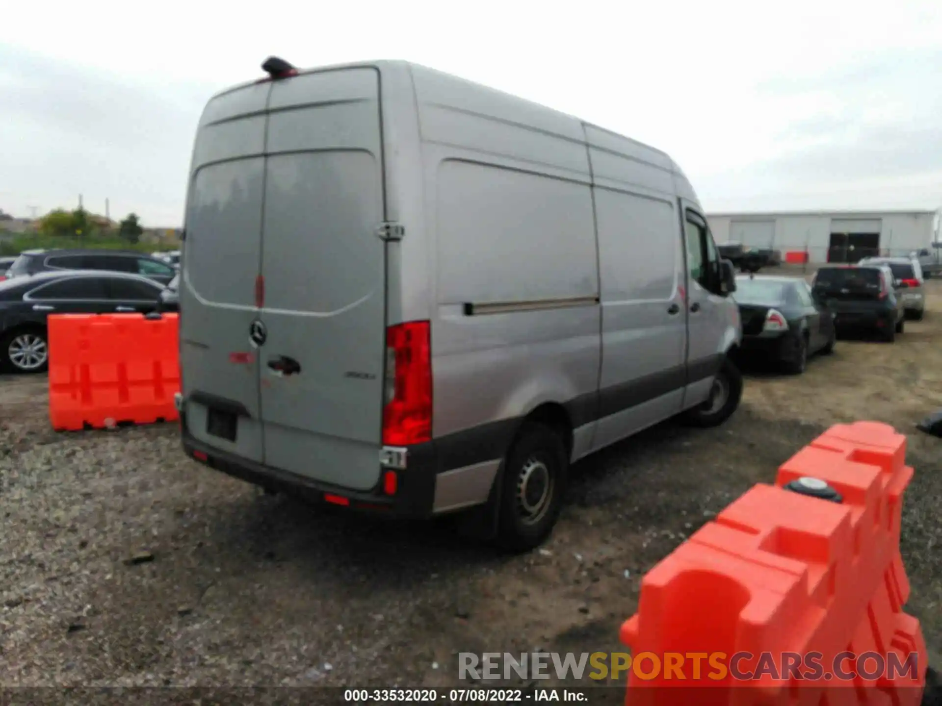 4 Photograph of a damaged car WD4PF0CD5KP188493 MERCEDES-BENZ SPRINTER VAN 2019