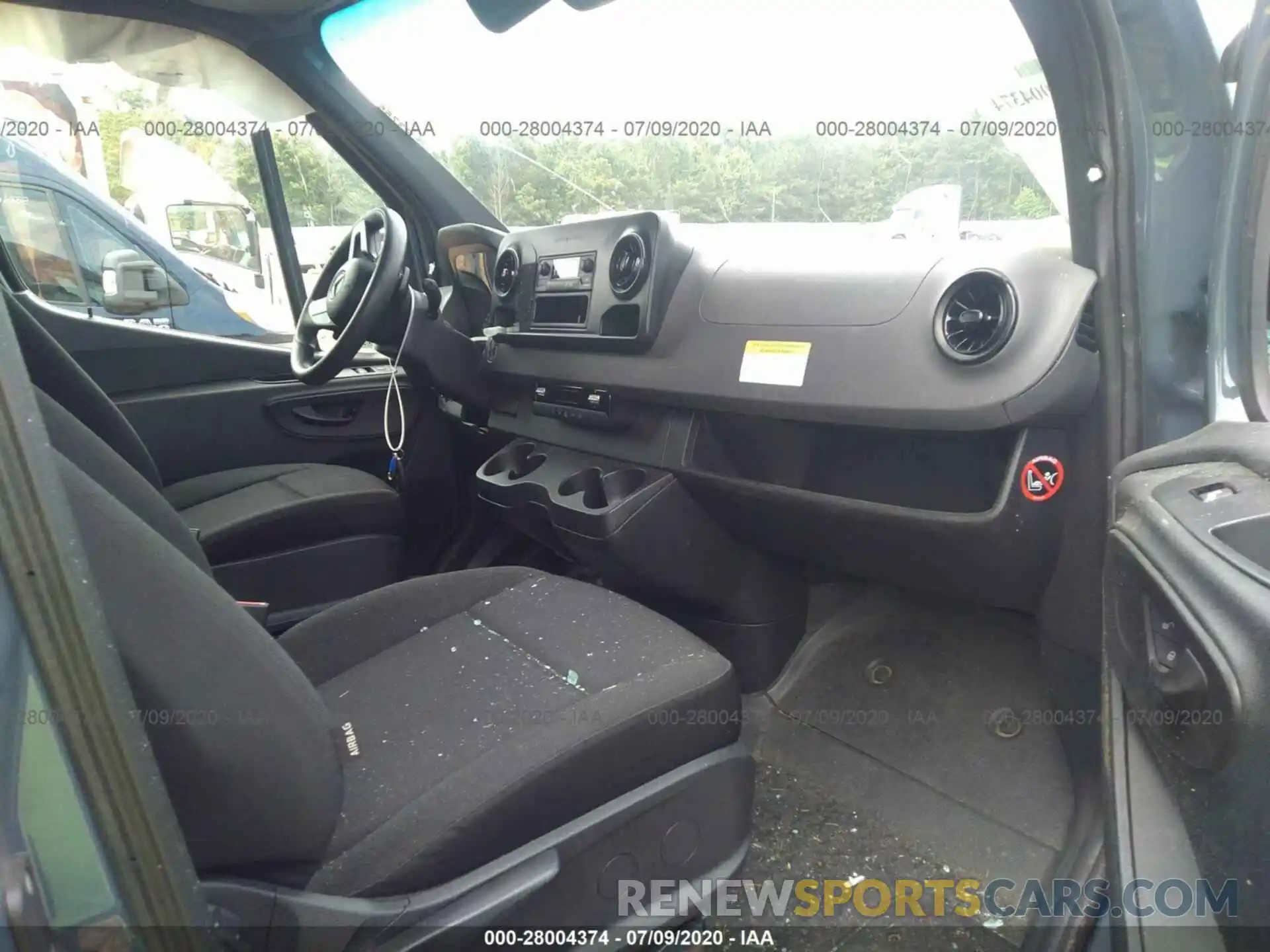 5 Photograph of a damaged car WD4PF0CD8KP096424 MERCEDES-BENZ SPRINTER VAN 2019