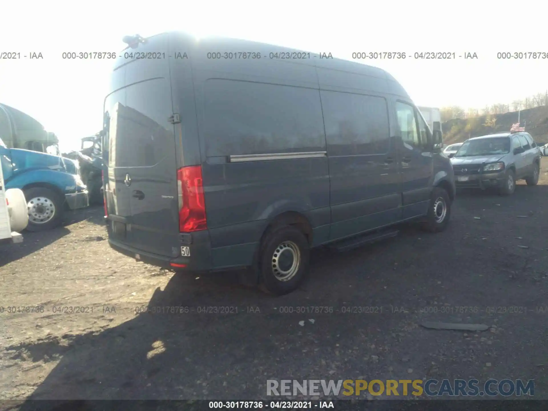 4 Фотография поврежденного автомобиля WD4PF0CDXKP042526 MERCEDES-BENZ SPRINTER VAN 2019