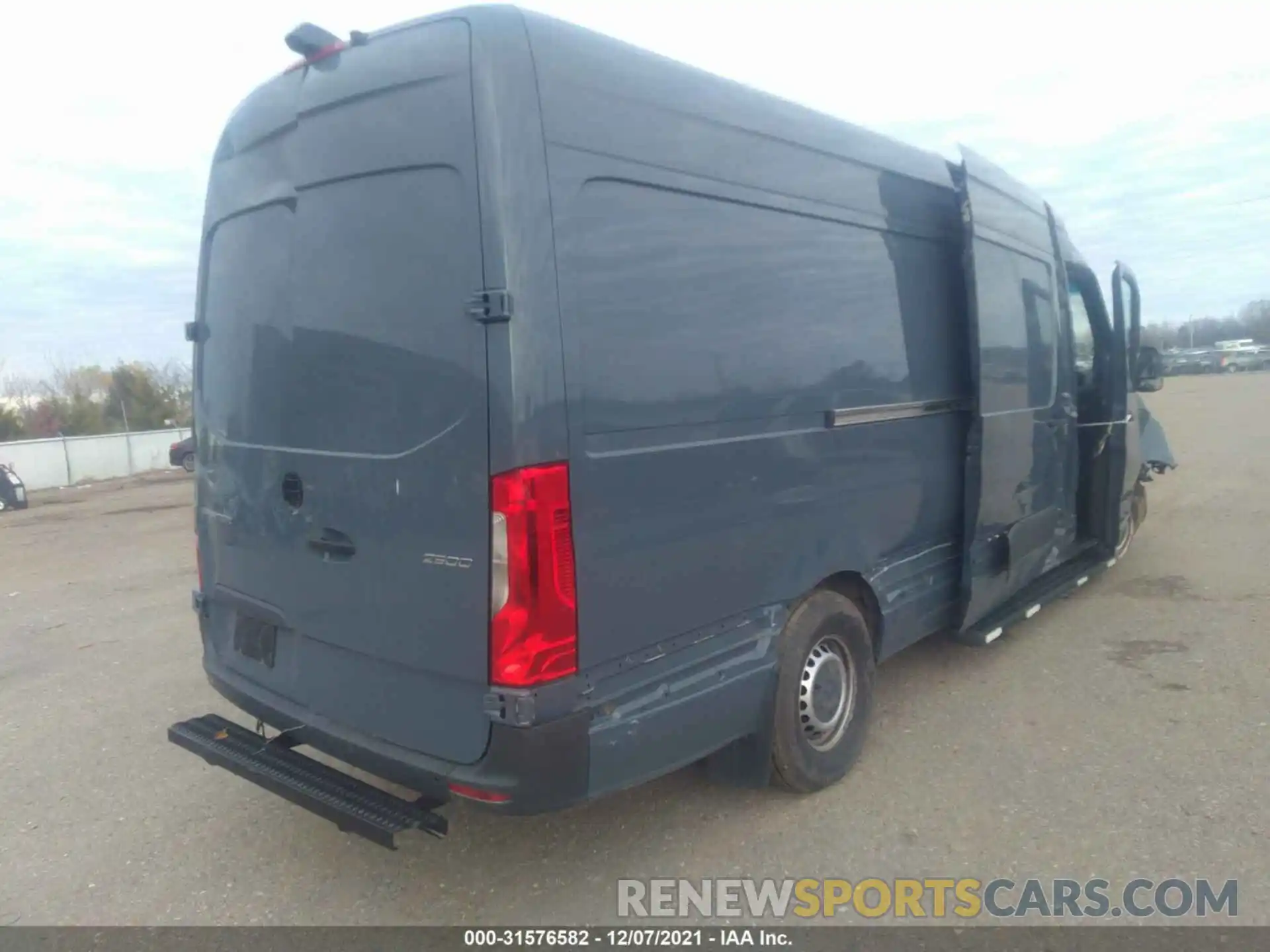 4 Фотография поврежденного автомобиля WD4PF1CD0KP148697 MERCEDES-BENZ SPRINTER VAN 2019