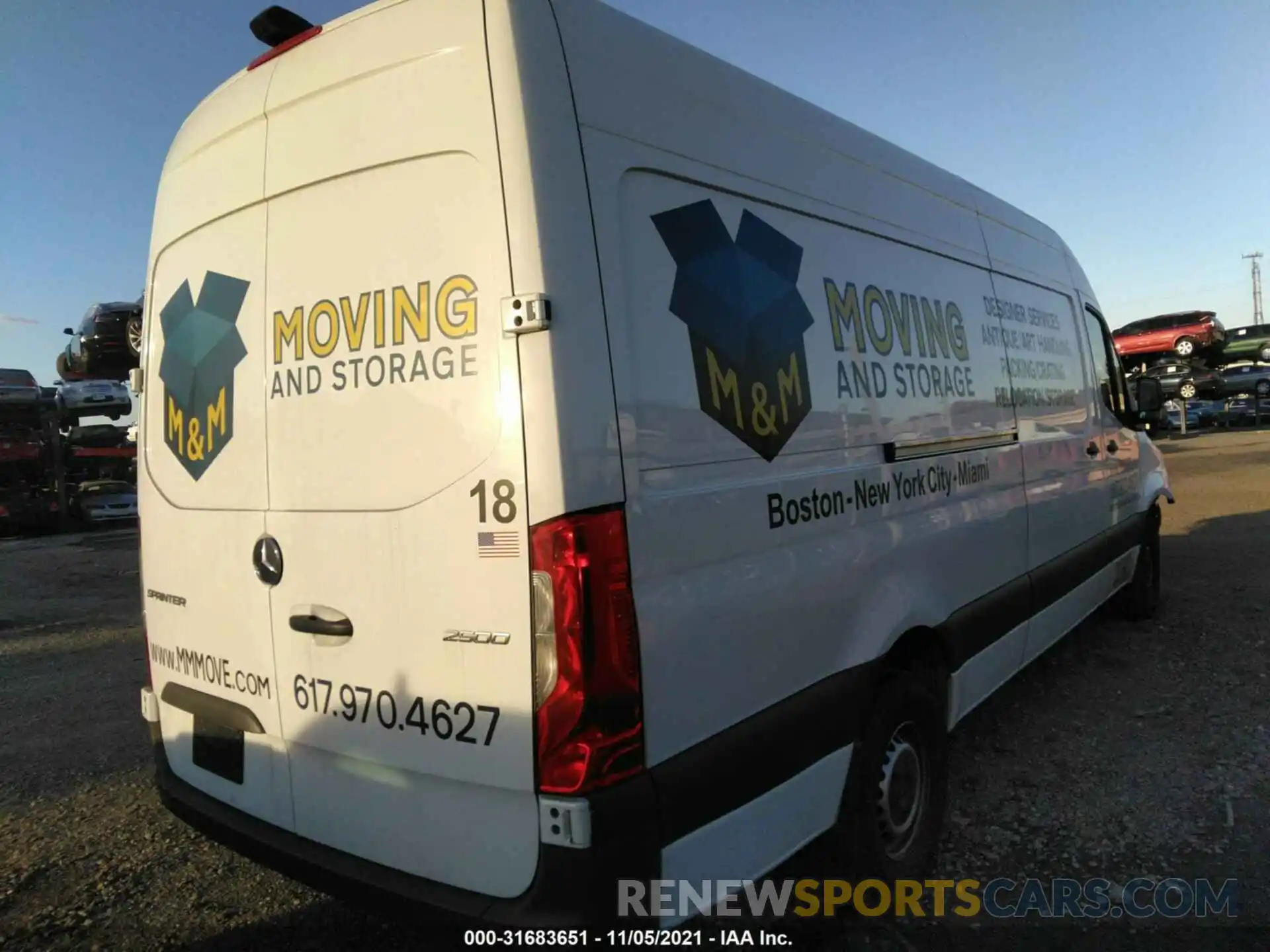 4 Photograph of a damaged car WD4PF1CD0KP161322 MERCEDES-BENZ SPRINTER VAN 2019