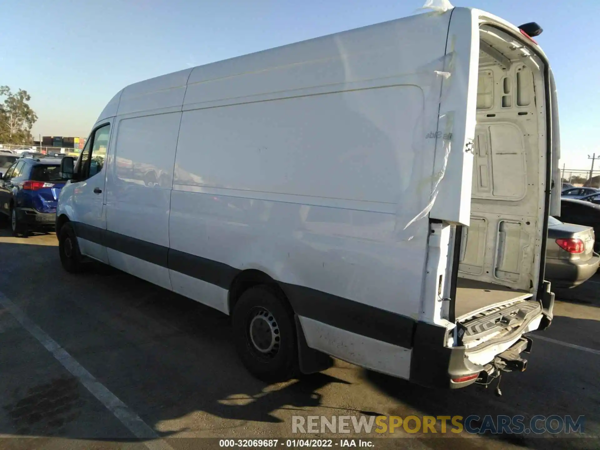 3 Фотография поврежденного автомобиля WD4PF1CD1KP160356 MERCEDES-BENZ SPRINTER VAN 2019