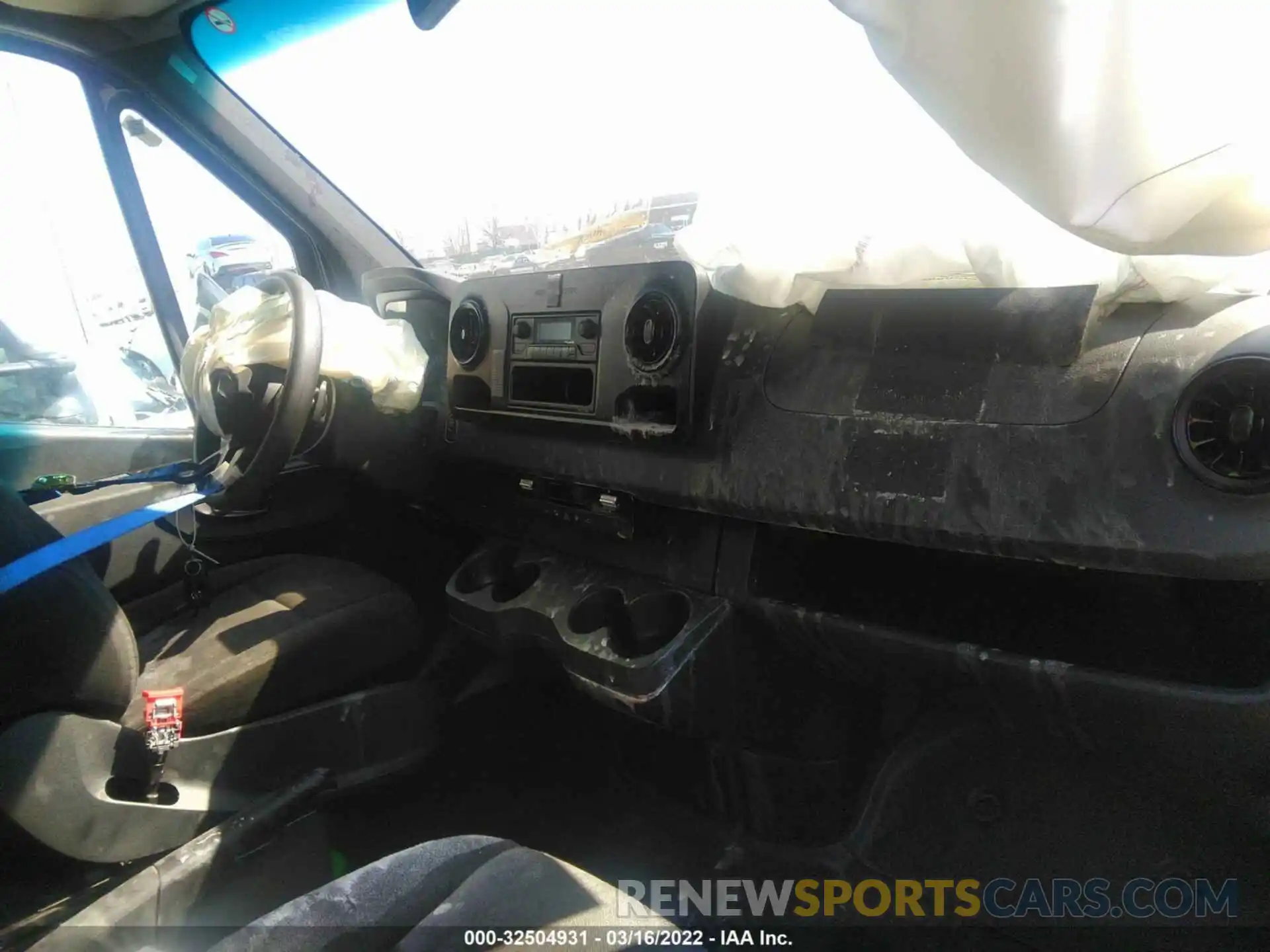 5 Photograph of a damaged car WD4PF1CD2KP127026 MERCEDES-BENZ SPRINTER VAN 2019