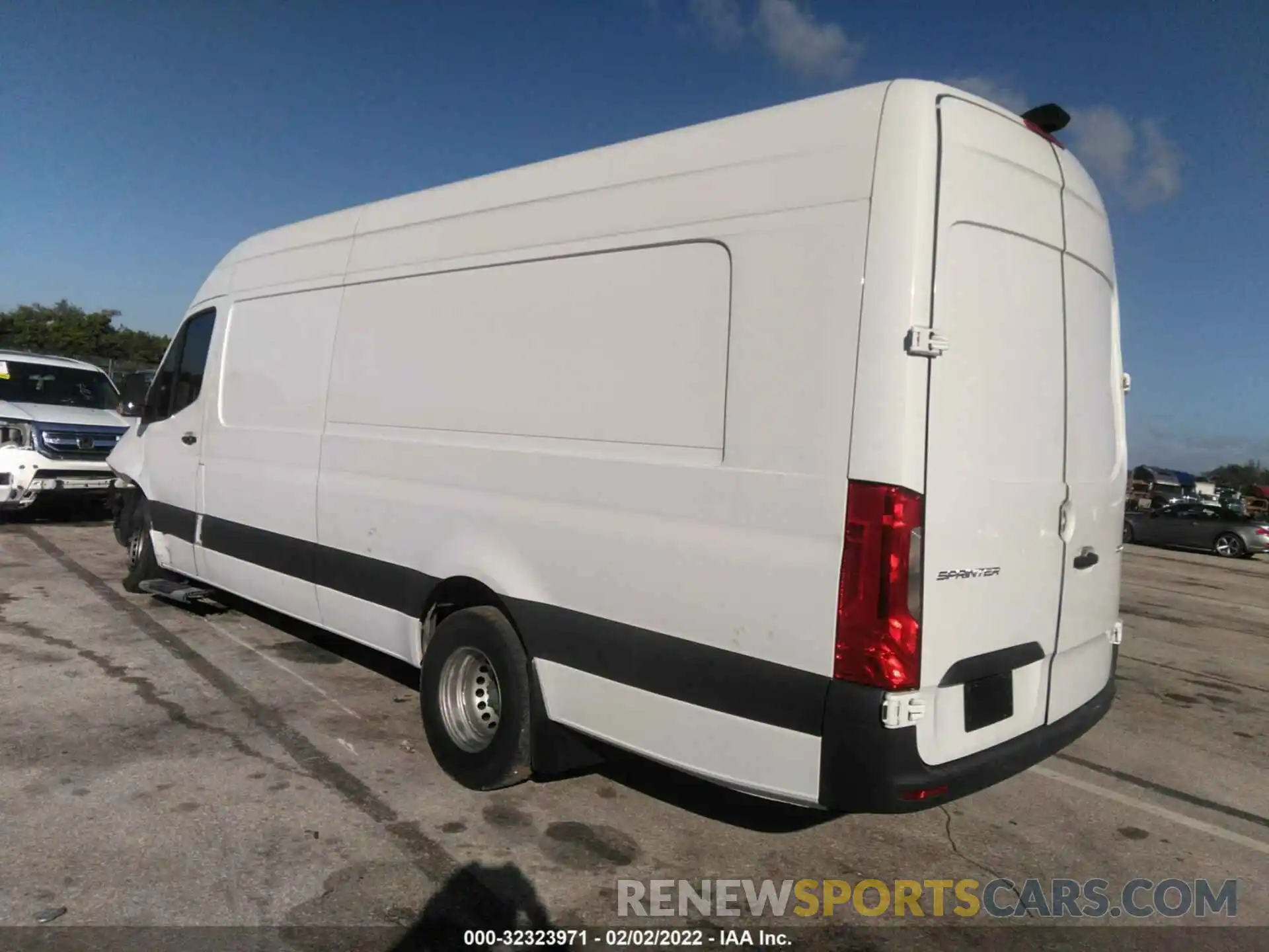 3 Фотография поврежденного автомобиля WD4PF1CD2KP177229 MERCEDES-BENZ SPRINTER VAN 2019