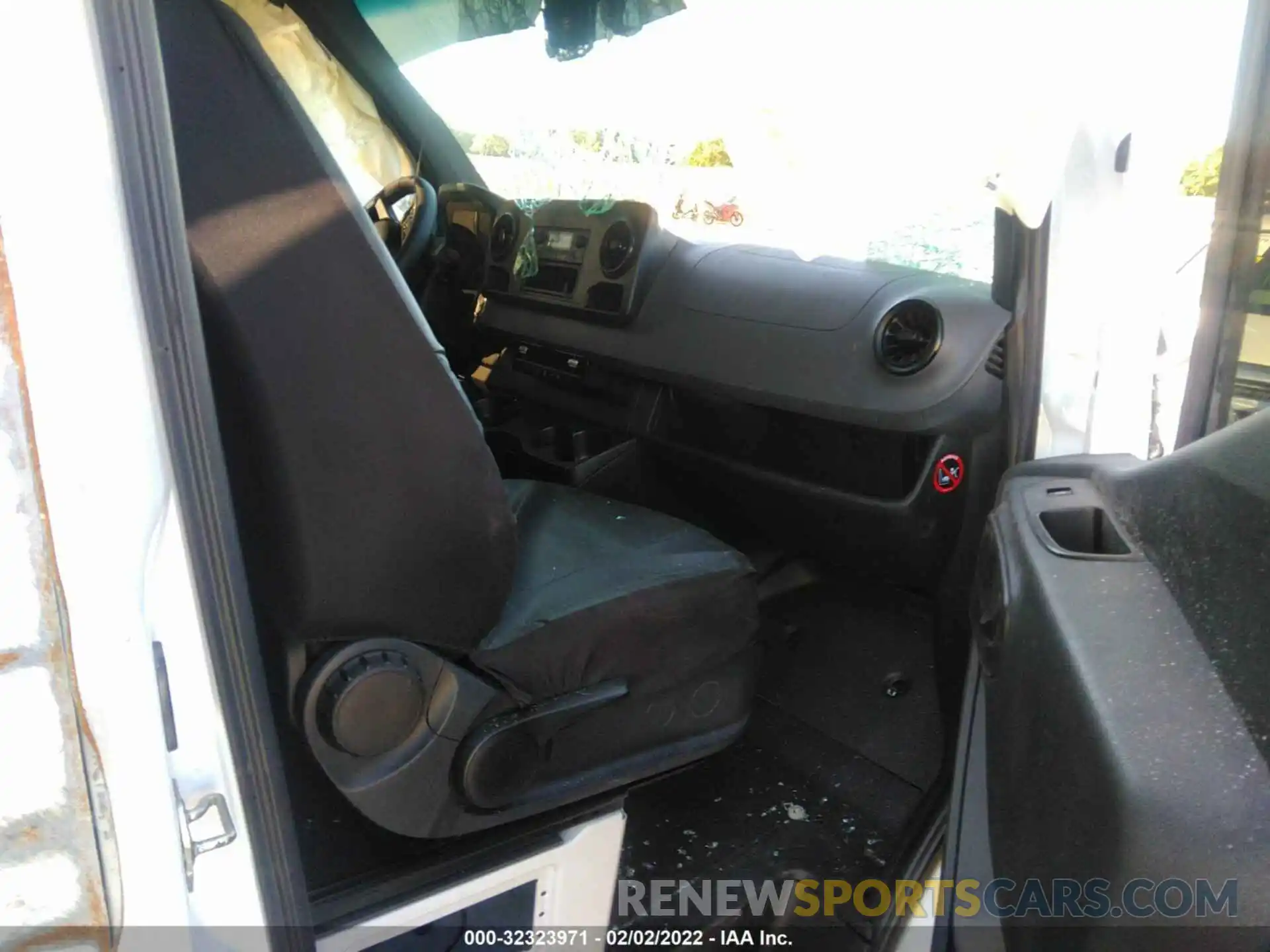 5 Photograph of a damaged car WD4PF1CD2KP177229 MERCEDES-BENZ SPRINTER VAN 2019