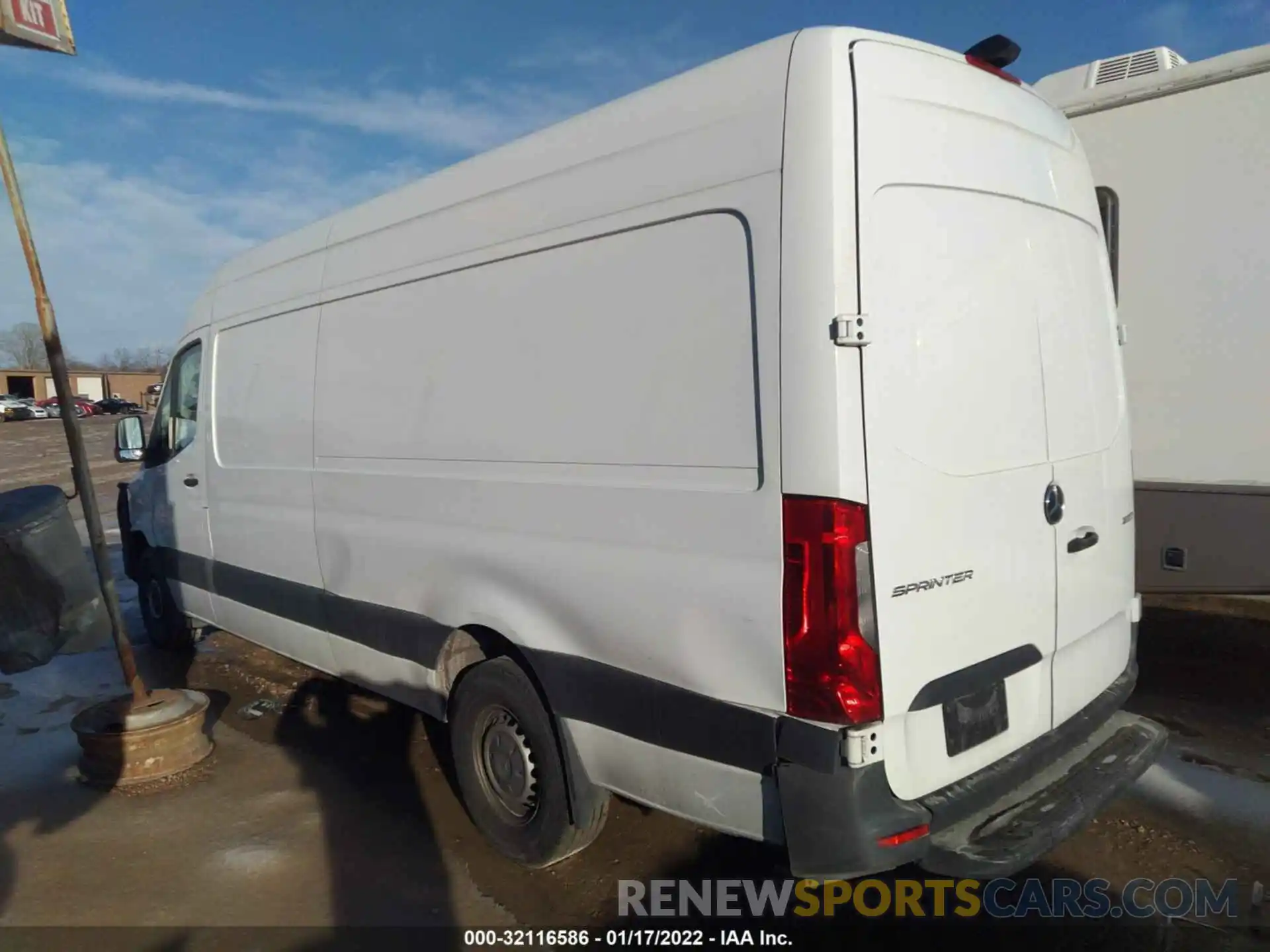 3 Фотография поврежденного автомобиля WD4PF1CD3KP035214 MERCEDES-BENZ SPRINTER VAN 2019