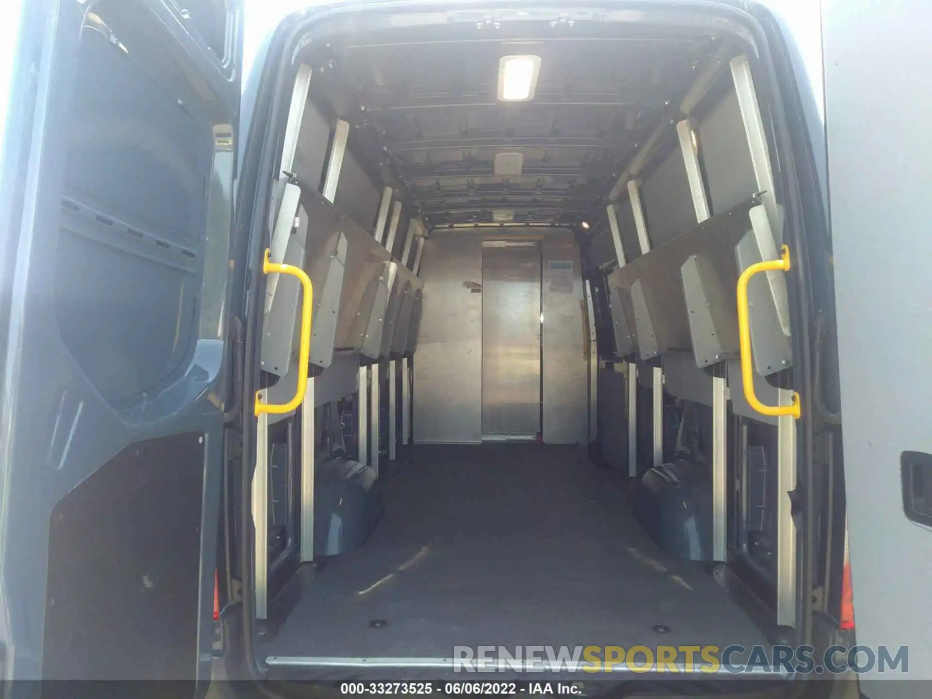 8 Photograph of a damaged car WD4PF1CD3KP151884 MERCEDES-BENZ SPRINTER VAN 2019