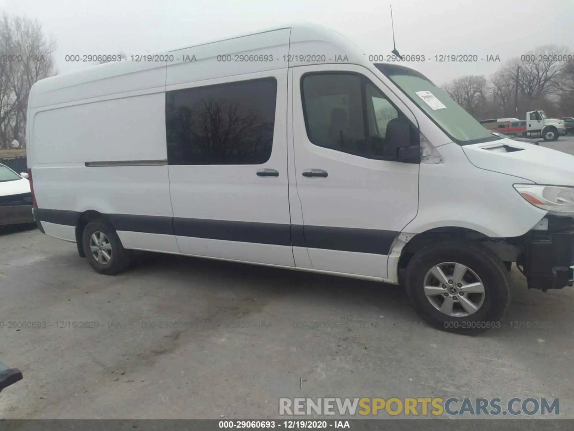 1 Фотография поврежденного автомобиля WD4PF1CD4KP053334 MERCEDES-BENZ SPRINTER VAN 2019