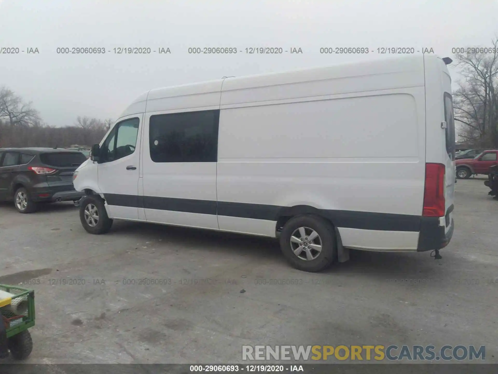 3 Фотография поврежденного автомобиля WD4PF1CD4KP053334 MERCEDES-BENZ SPRINTER VAN 2019