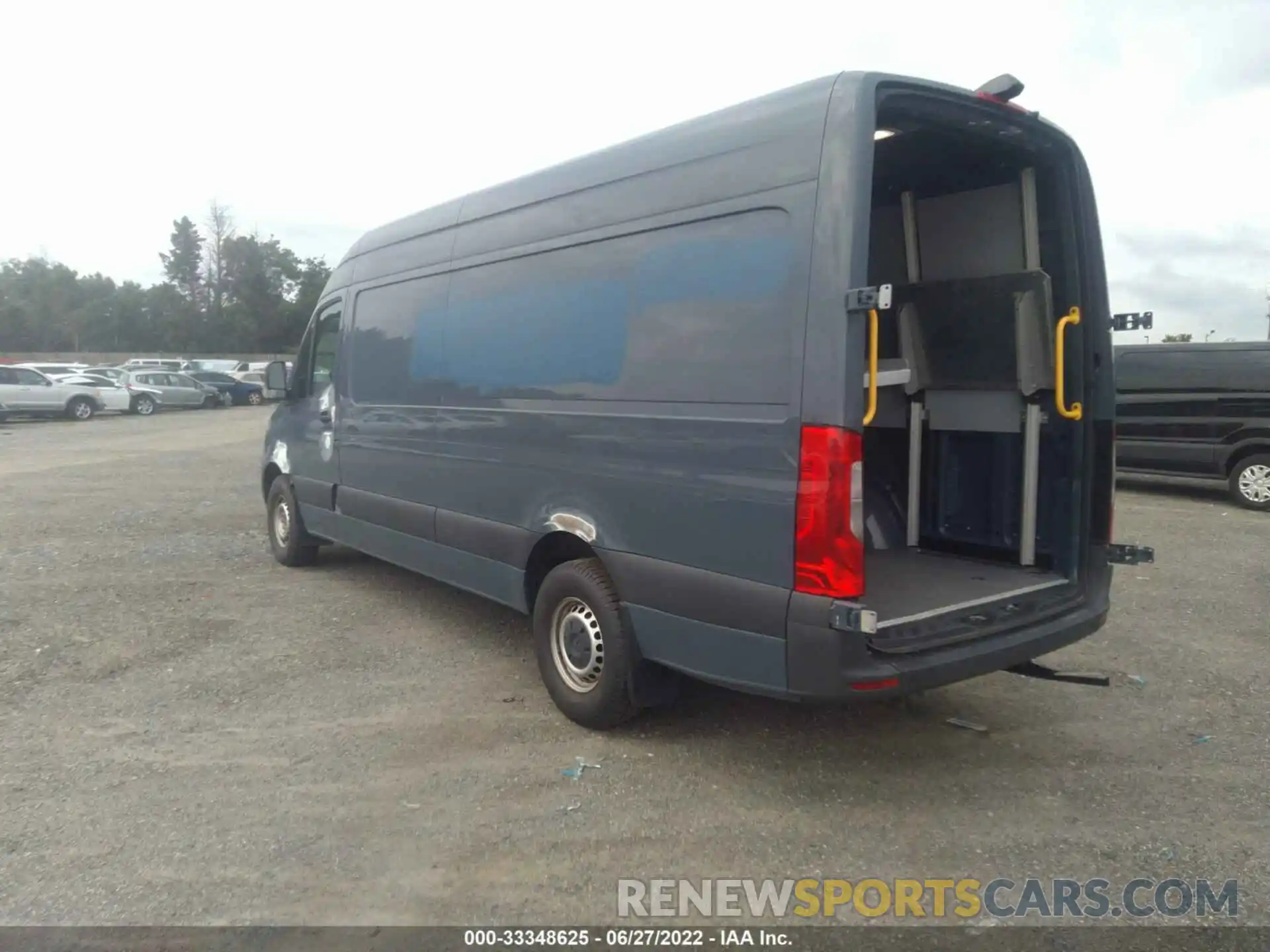 3 Фотография поврежденного автомобиля WD4PF1CD4KP142580 MERCEDES-BENZ SPRINTER VAN 2019