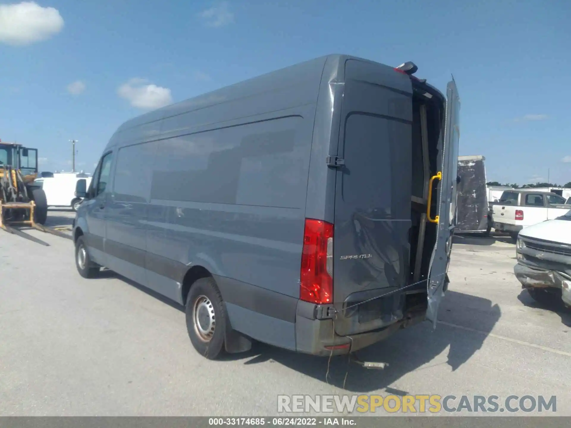 3 Фотография поврежденного автомобиля WD4PF1CD5KT012282 MERCEDES-BENZ SPRINTER VAN 2019