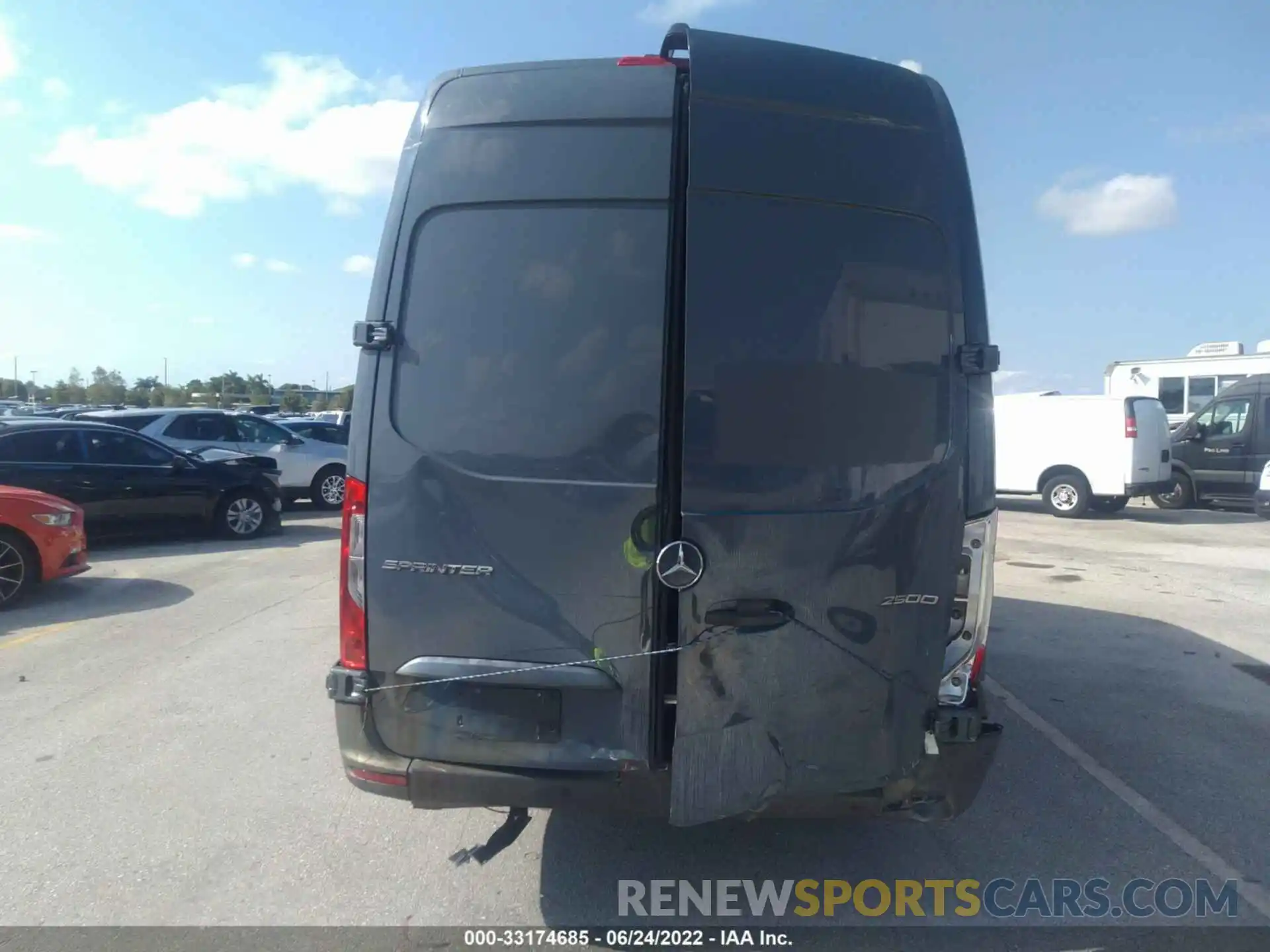 8 Photograph of a damaged car WD4PF1CD5KT012282 MERCEDES-BENZ SPRINTER VAN 2019