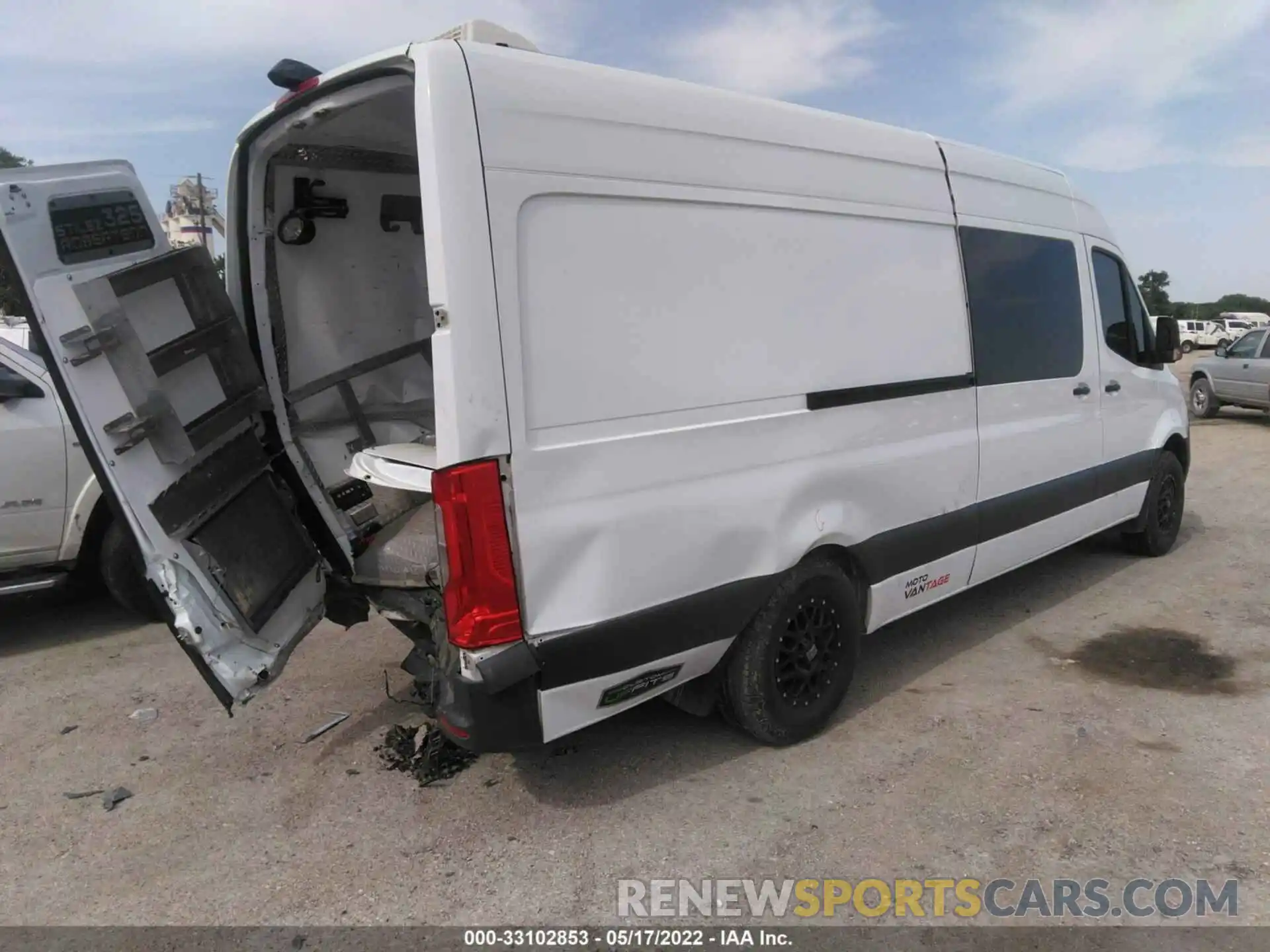 4 Photograph of a damaged car WD4PF1CD6KP072550 MERCEDES-BENZ SPRINTER VAN 2019