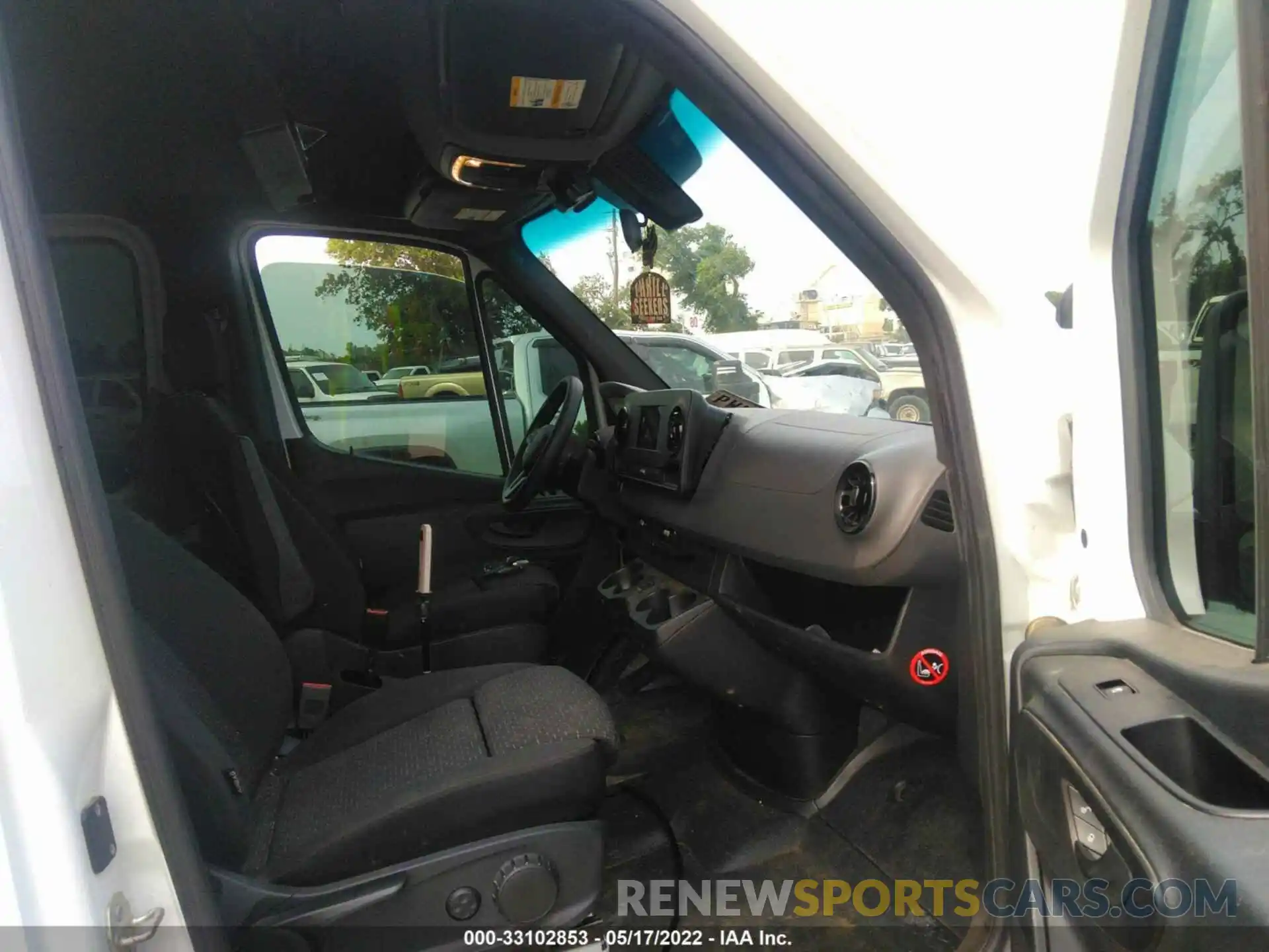 5 Photograph of a damaged car WD4PF1CD6KP072550 MERCEDES-BENZ SPRINTER VAN 2019