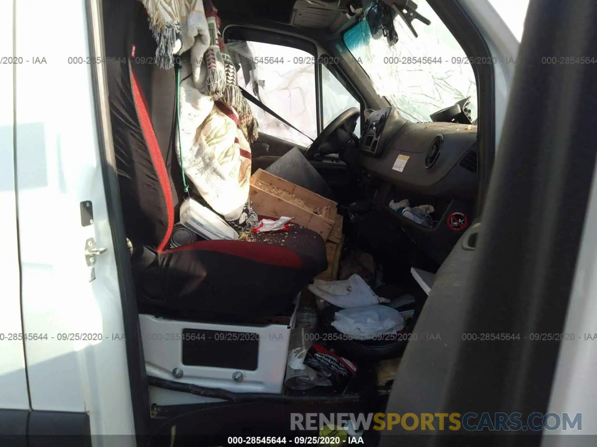 5 Photograph of a damaged car WD4PF1CD7KP158675 MERCEDES-BENZ SPRINTER VAN 2019