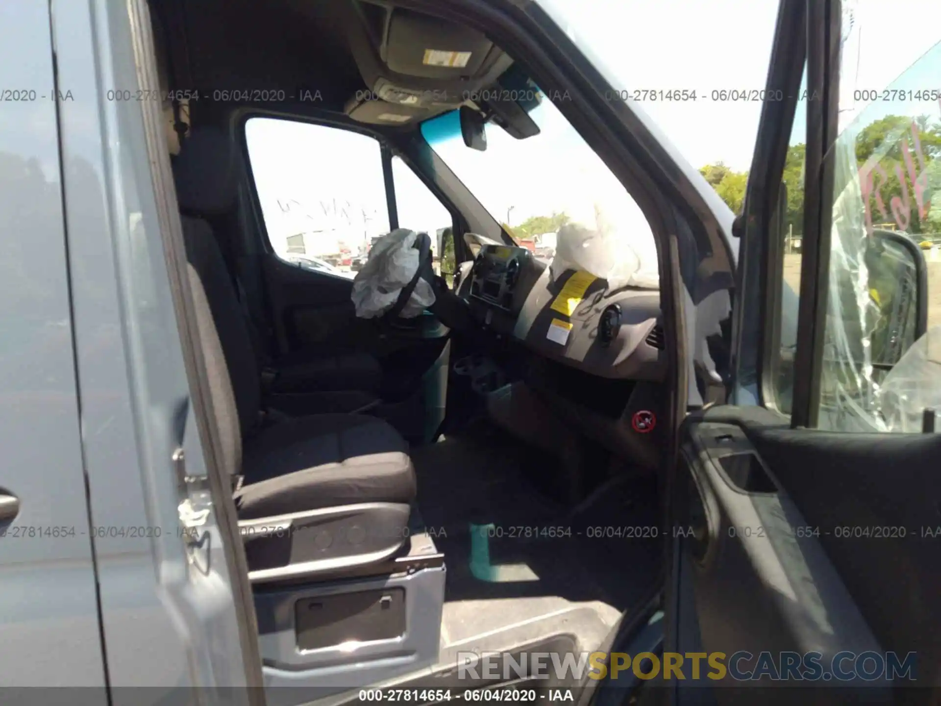 5 Photograph of a damaged car WD4PF1CD8KP111235 MERCEDES-BENZ SPRINTER VAN 2019