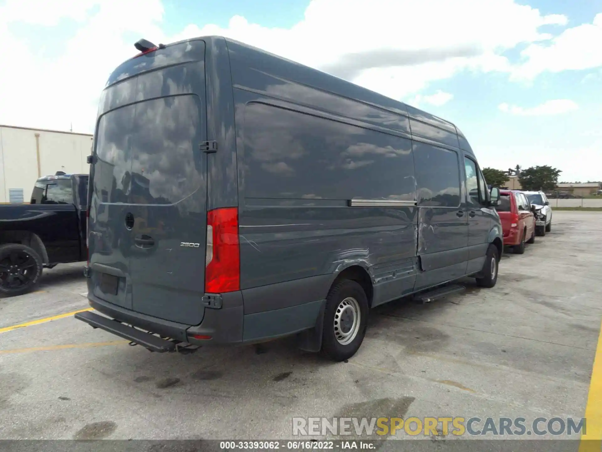 4 Photograph of a damaged car WD4PF1CDXKP111804 MERCEDES-BENZ SPRINTER VAN 2019