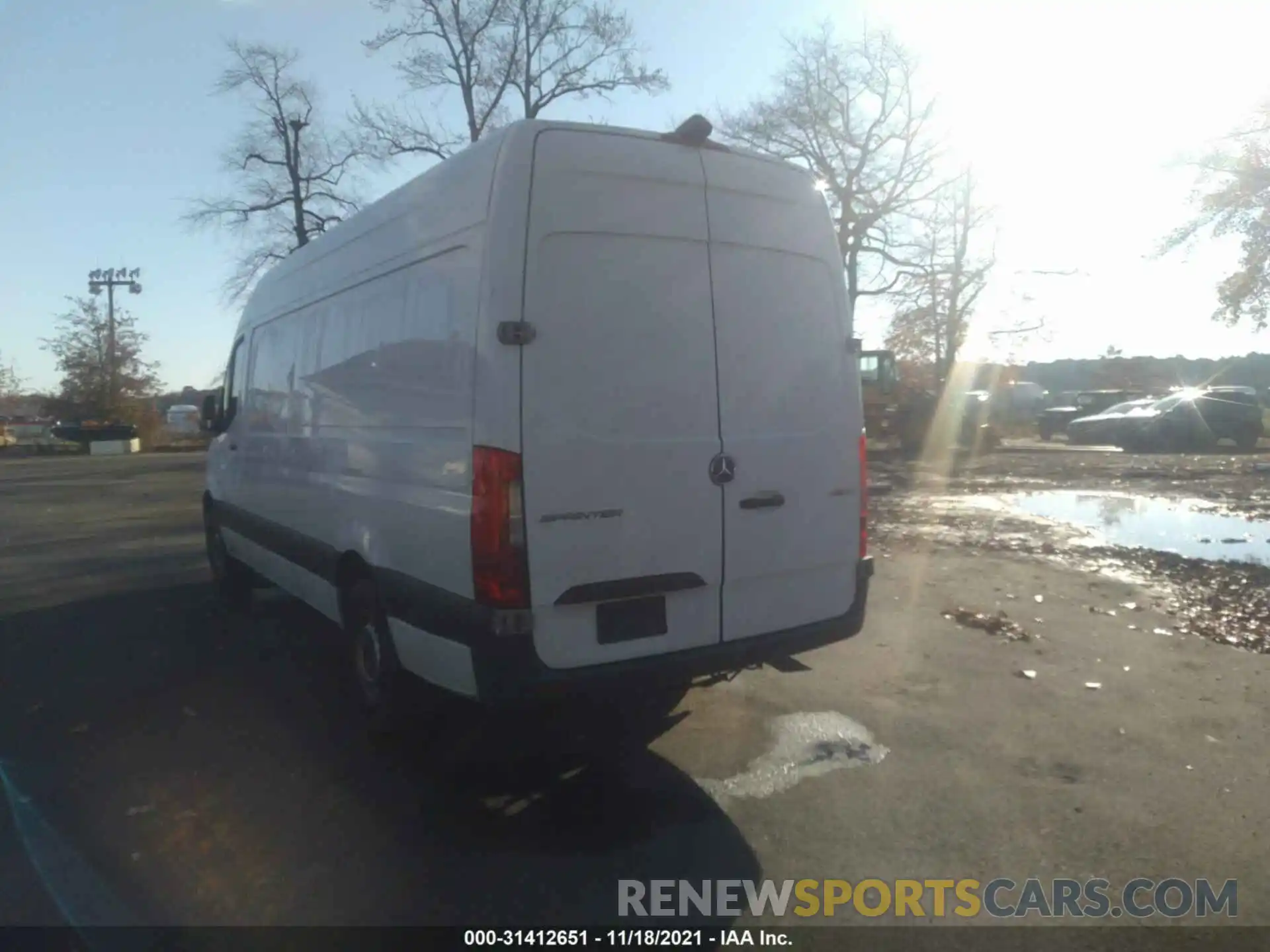 3 Фотография поврежденного автомобиля WD4PF1ED1KT008128 MERCEDES-BENZ SPRINTER VAN 2019