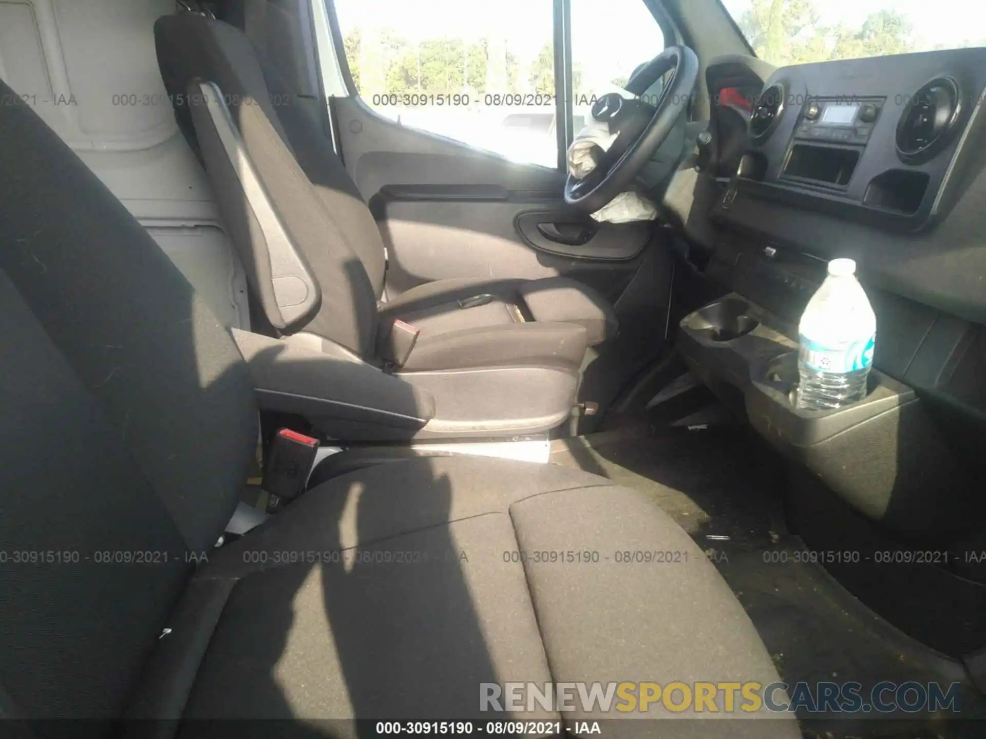 5 Photograph of a damaged car WD4PF1ED3KT008678 MERCEDES-BENZ SPRINTER VAN 2019