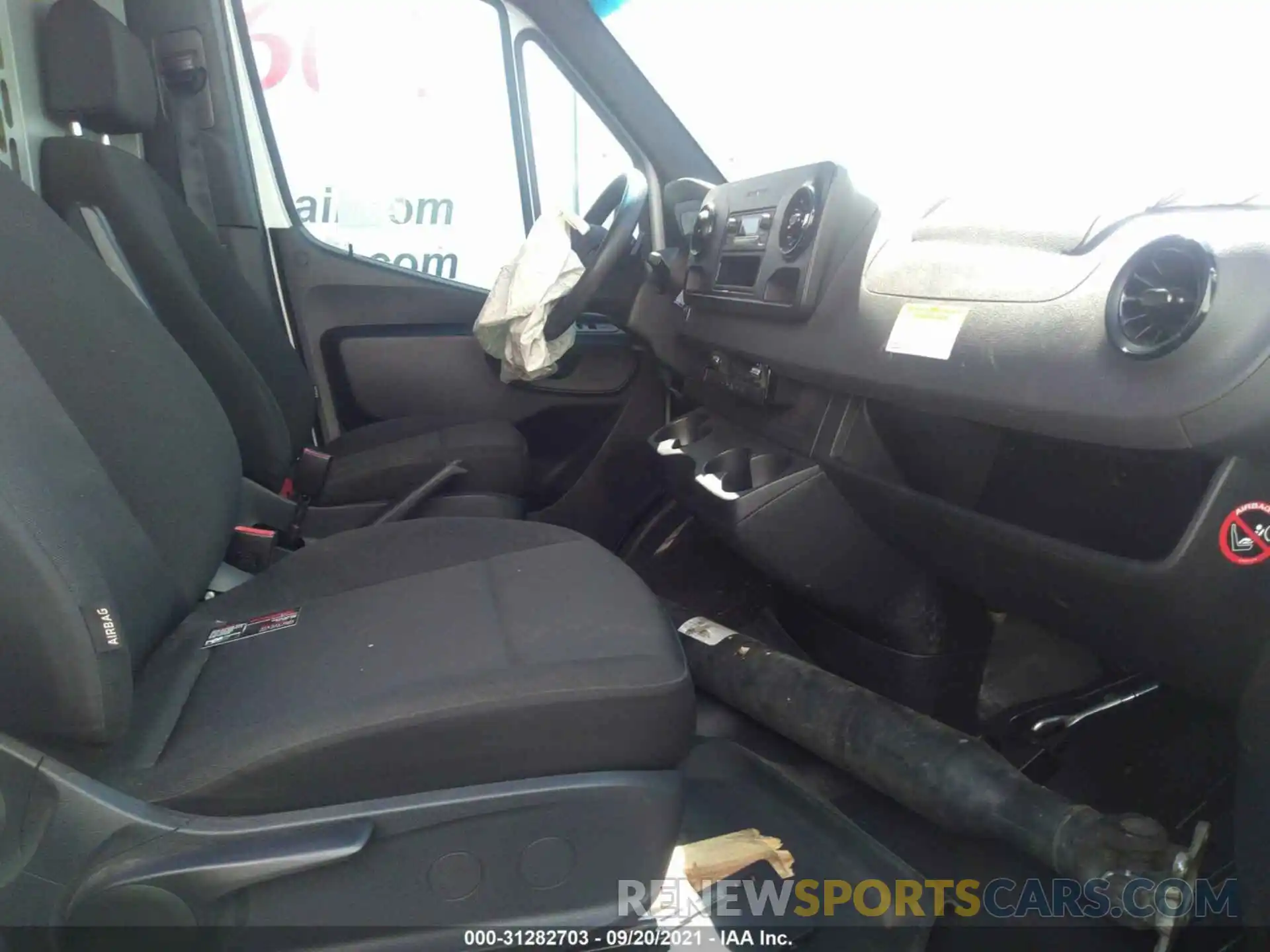 5 Photograph of a damaged car WD4PF1ED4KT013727 MERCEDES-BENZ SPRINTER VAN 2019