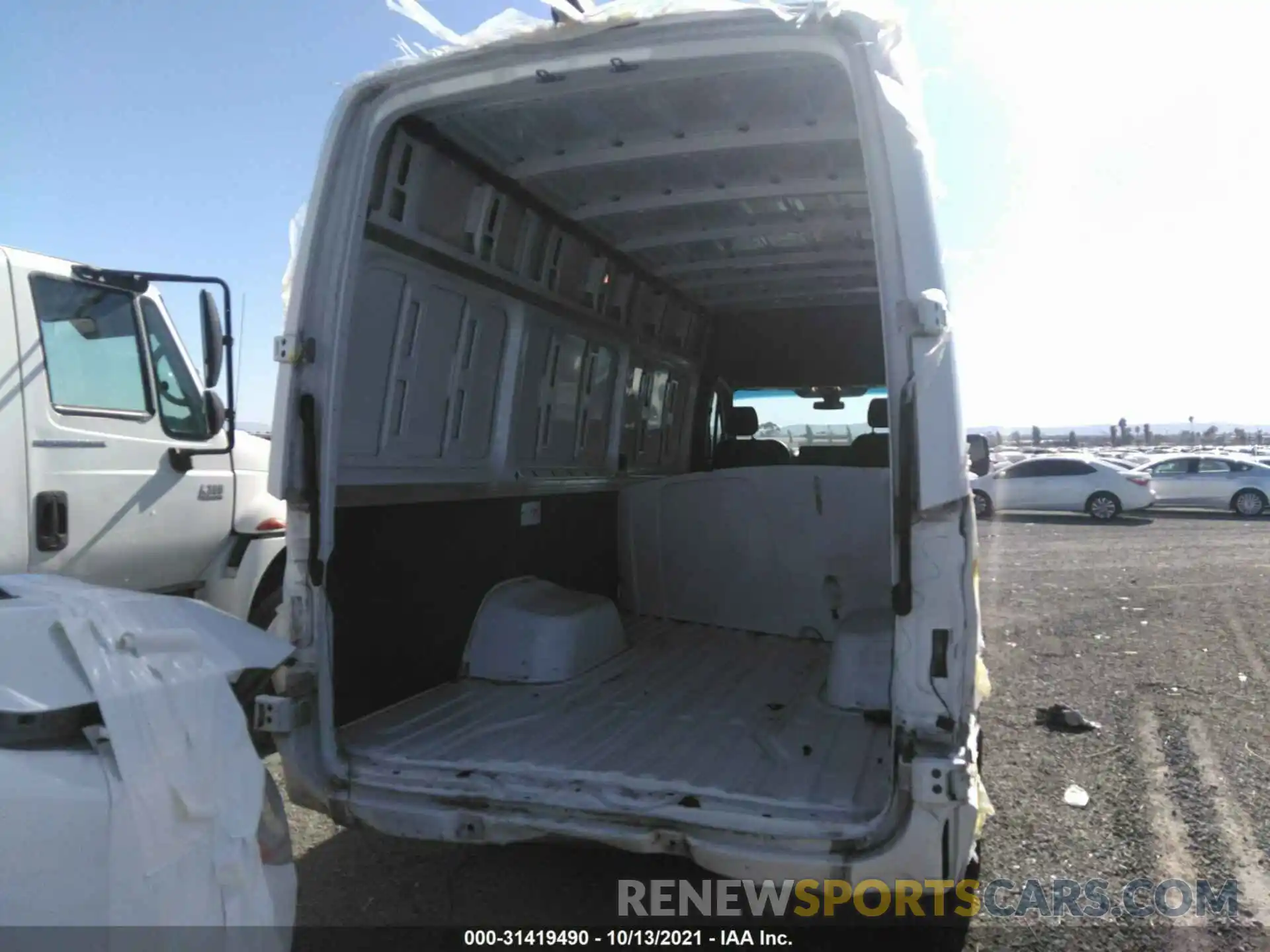 7 Photograph of a damaged car WD4PF4CD0KT000641 MERCEDES-BENZ SPRINTER VAN 2019