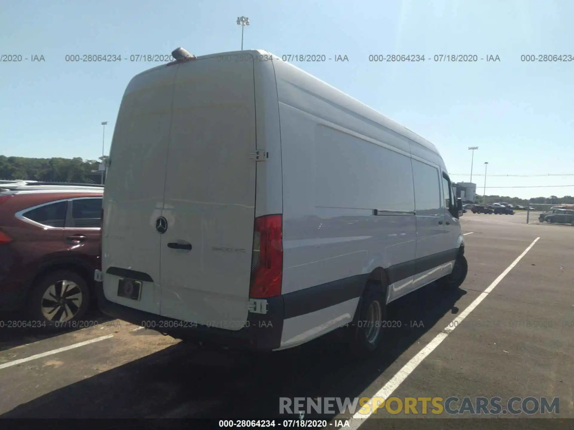 4 Photograph of a damaged car WD4PF4CDXKP171325 MERCEDES-BENZ SPRINTER VAN 2019