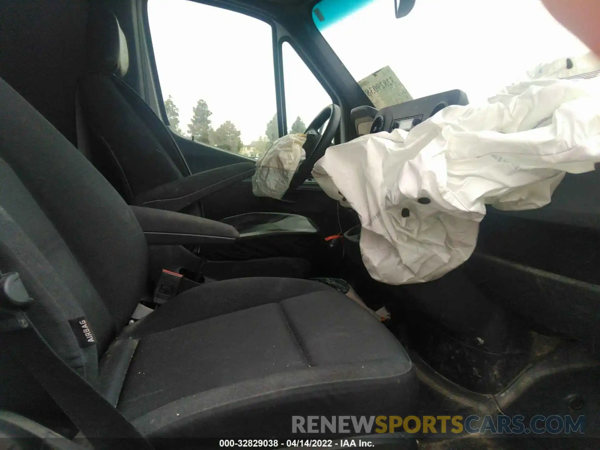 5 Photograph of a damaged car W1W4EBHY4LP256232 MERCEDES-BENZ SPRINTER VAN 2020