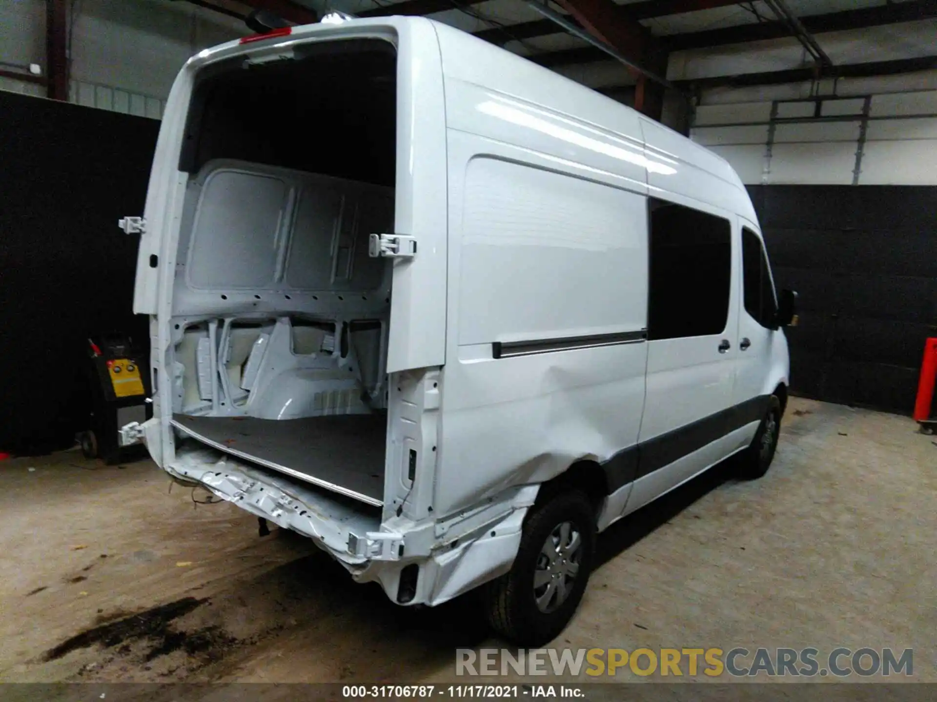 4 Photograph of a damaged car W1W4EBHY5LP254411 MERCEDES-BENZ SPRINTER VAN 2020