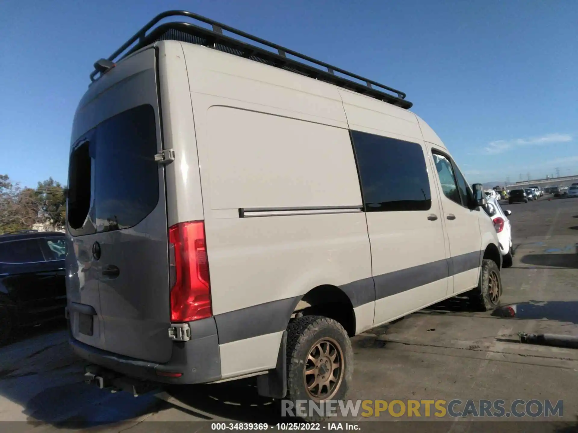 4 Photograph of a damaged car W1W4EBVY1LT030421 MERCEDES-BENZ SPRINTER VAN 2020