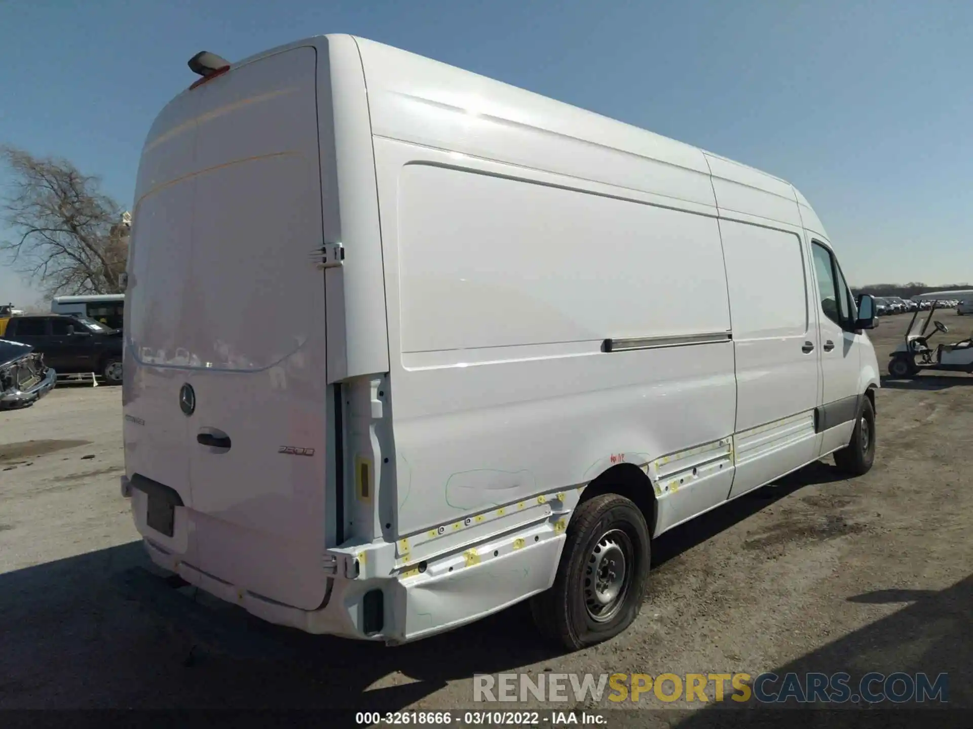 4 Фотография поврежденного автомобиля W1W4ECHY4LP309811 MERCEDES-BENZ SPRINTER VAN 2020