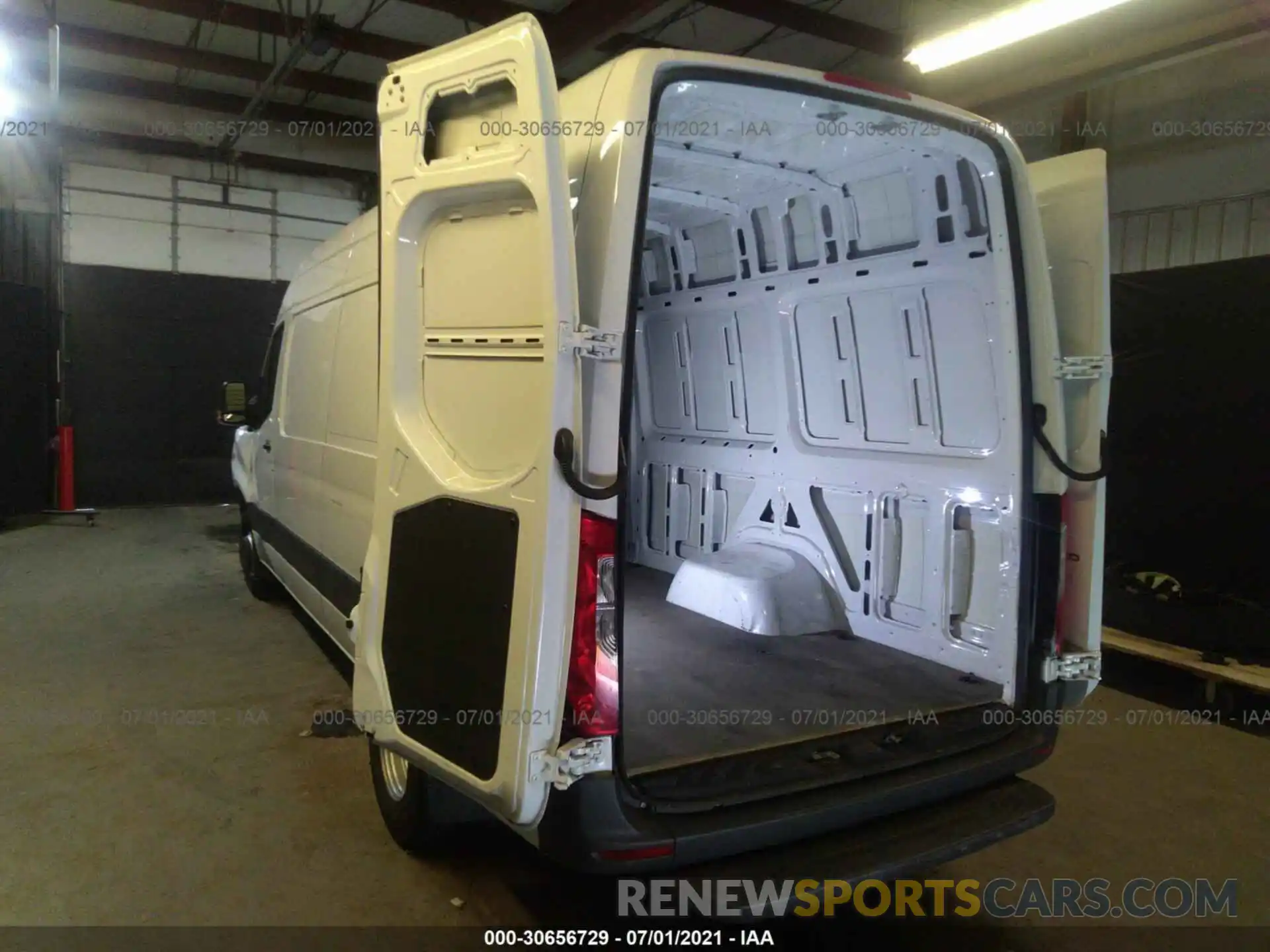 3 Photograph of a damaged car W1W8EC3Y4LP265110 MERCEDES-BENZ SPRINTER VAN 2020