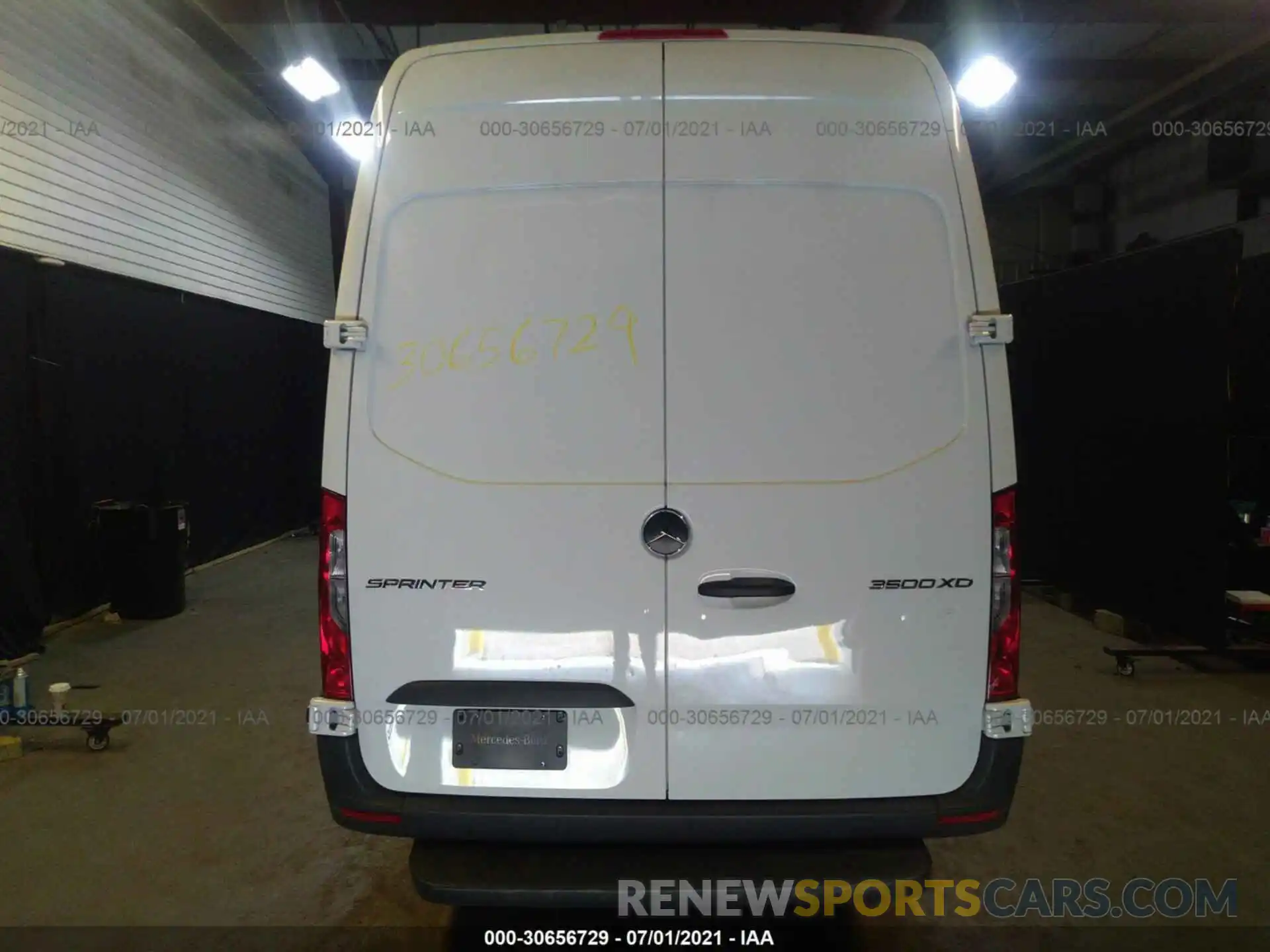 8 Photograph of a damaged car W1W8EC3Y4LP265110 MERCEDES-BENZ SPRINTER VAN 2020