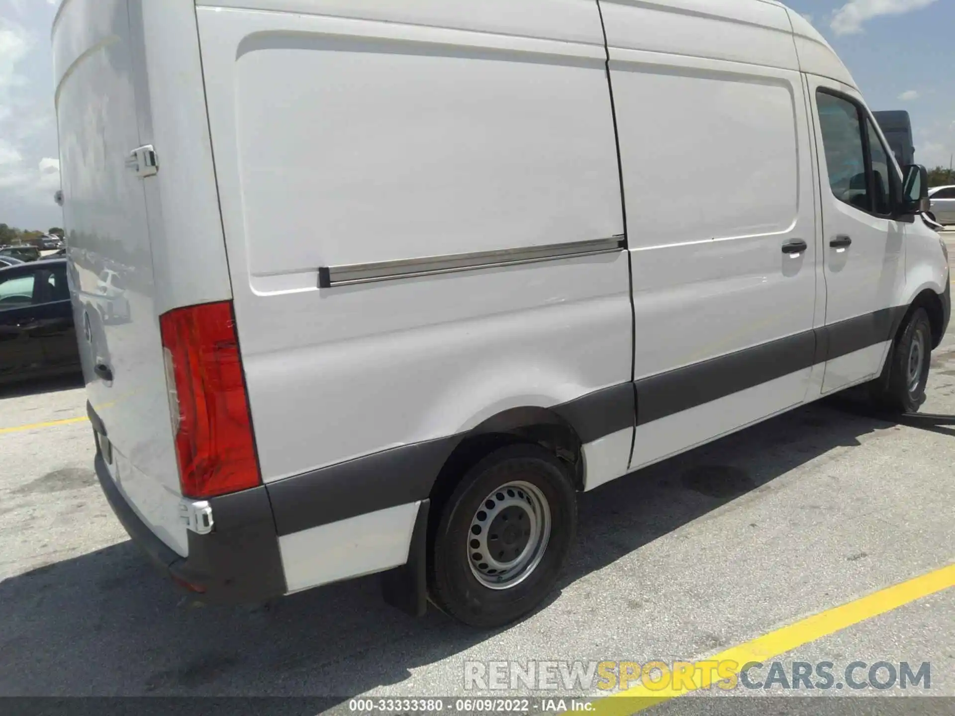 4 Фотография поврежденного автомобиля W1W40BHY6MT045511 MERCEDES-BENZ SPRINTER VAN 2021