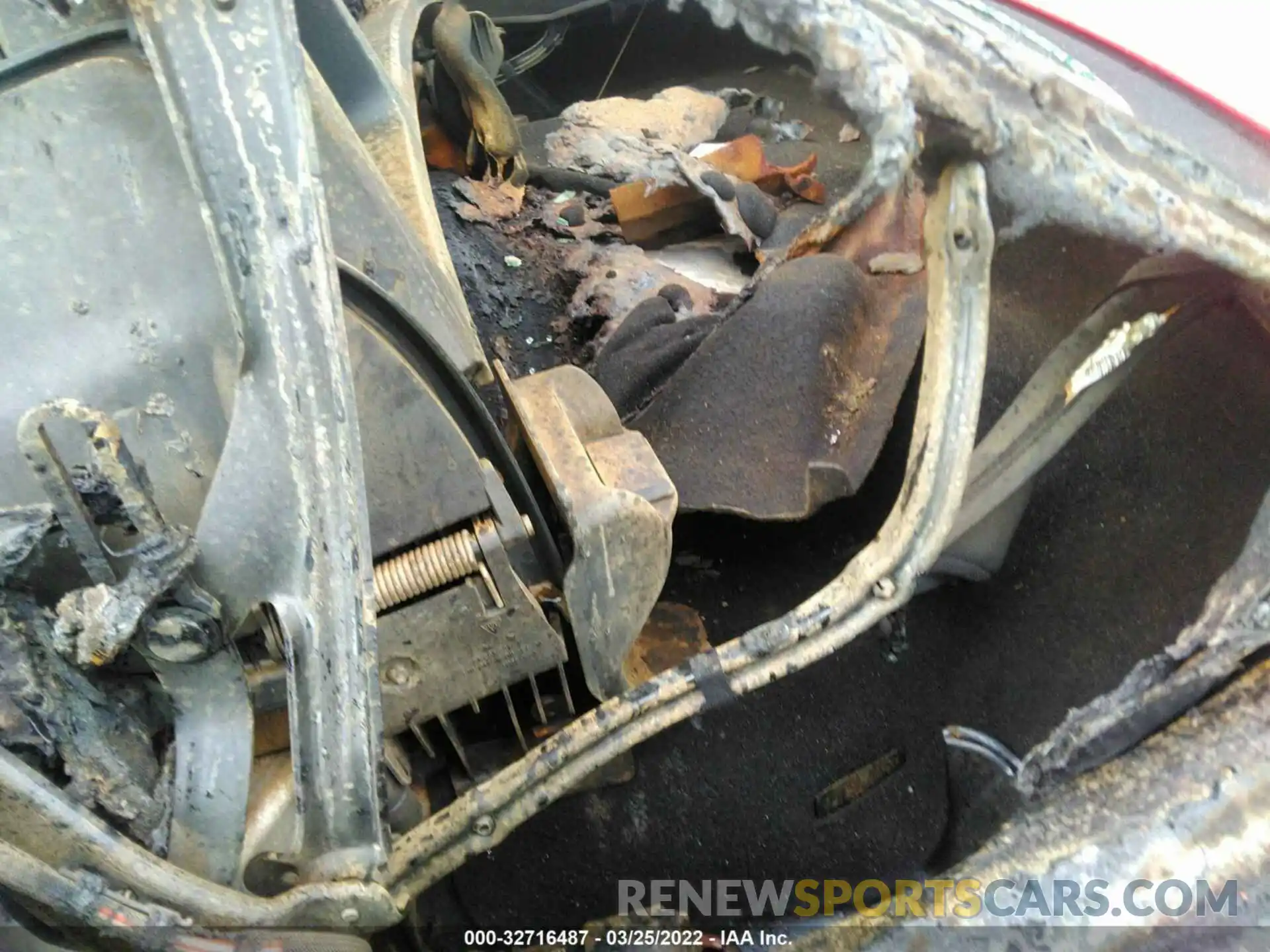 8 Photograph of a damaged car WP0CA2A82KS211492 PORSCHE 718 BOXSTER 2019