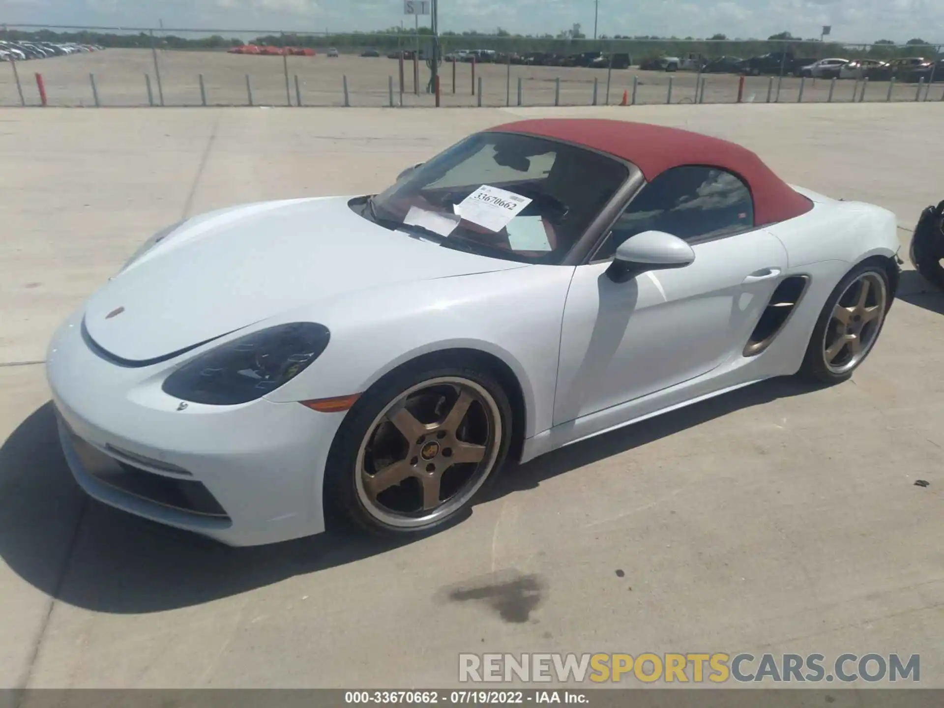 2 Photograph of a damaged car WP0CD2A8XNS228567 PORSCHE 718 BOXSTER 2022