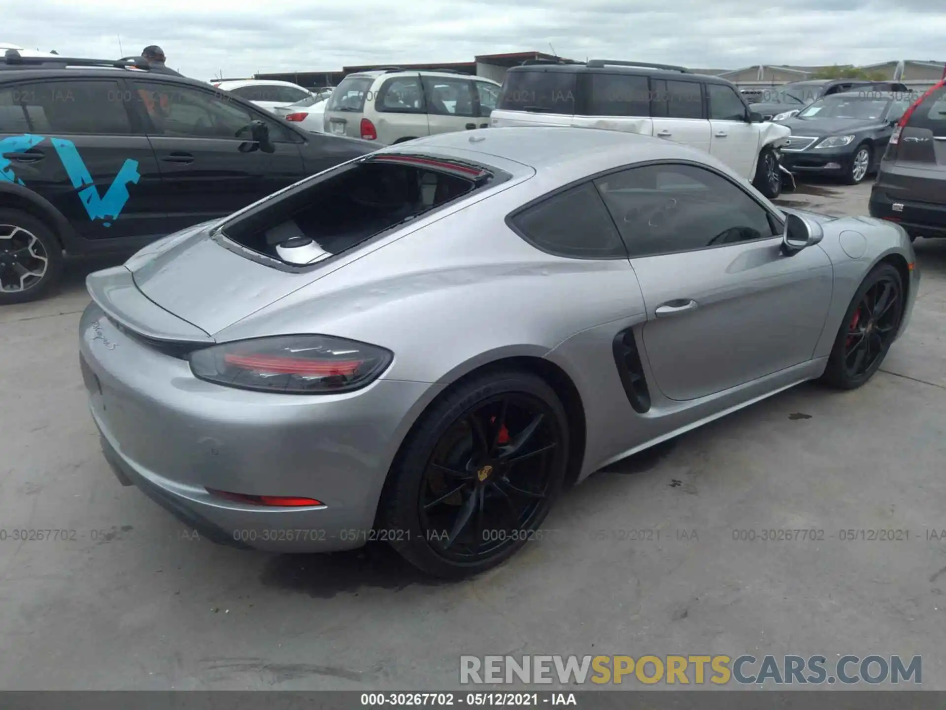 4 Photograph of a damaged car WP0AB2A81KS278508 PORSCHE 718 CAYMAN 2019