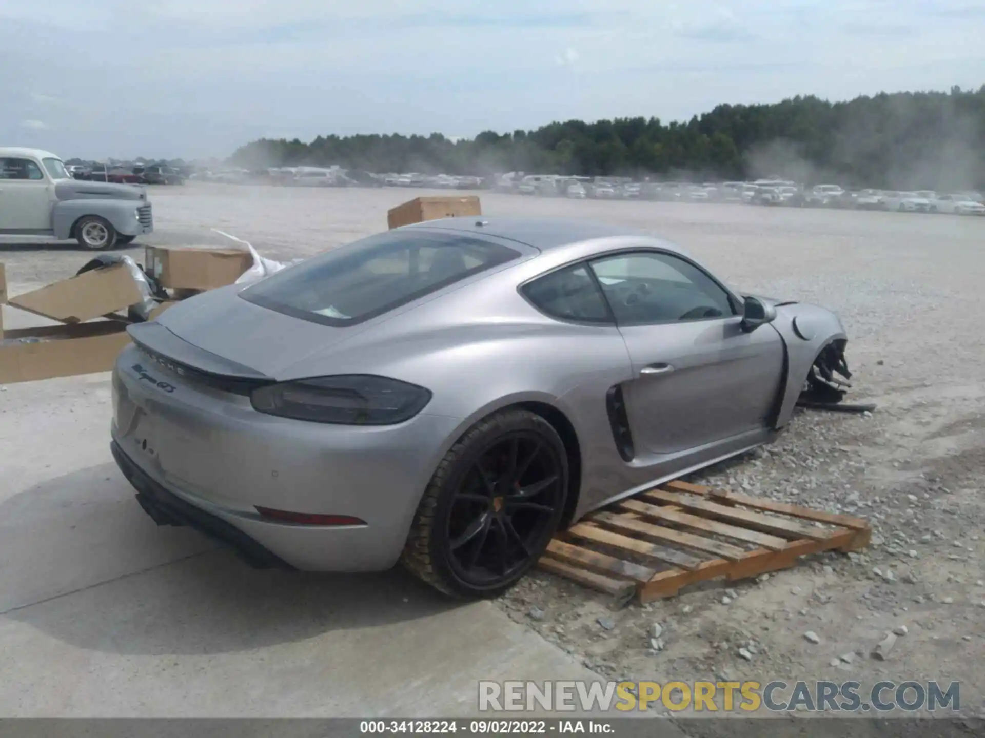 4 Photograph of a damaged car WP0AB2A82KS278078 PORSCHE 718 CAYMAN 2019