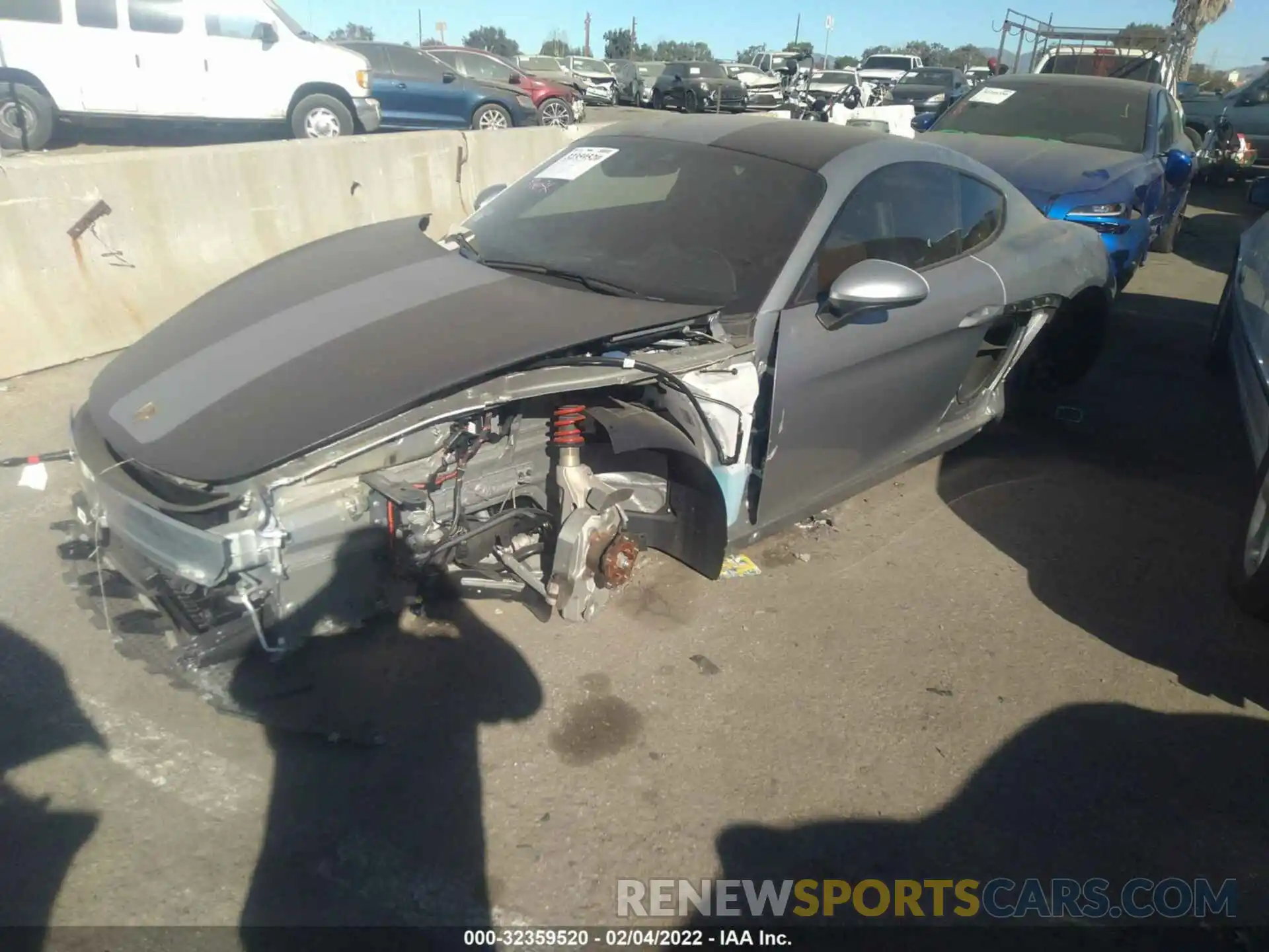 6 Photograph of a damaged car WP0AC2A82LK289466 PORSCHE 718 CAYMAN 2020