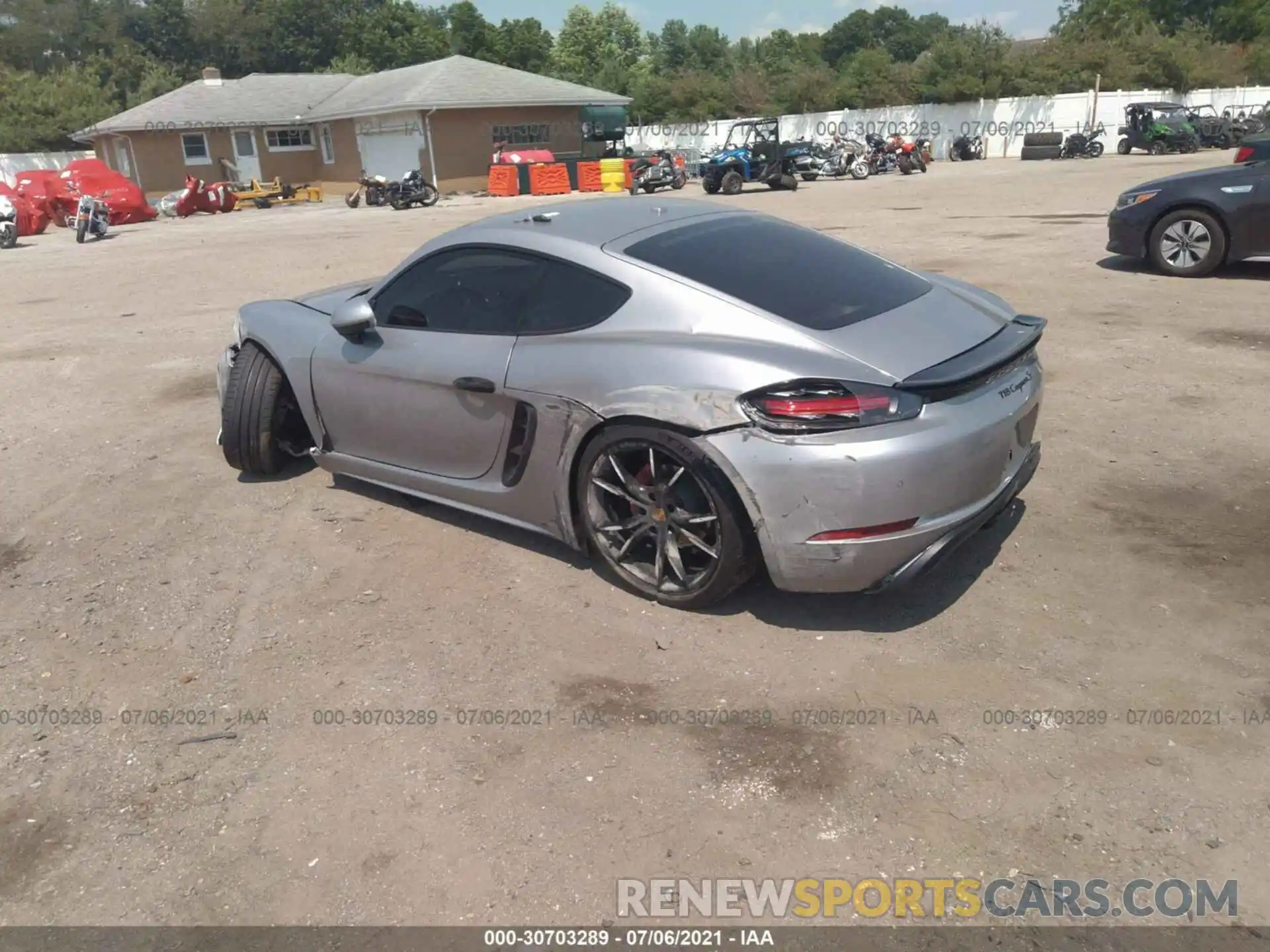 3 Photograph of a damaged car WP0AB2A82MS275104 PORSCHE 718 CAYMAN 2021